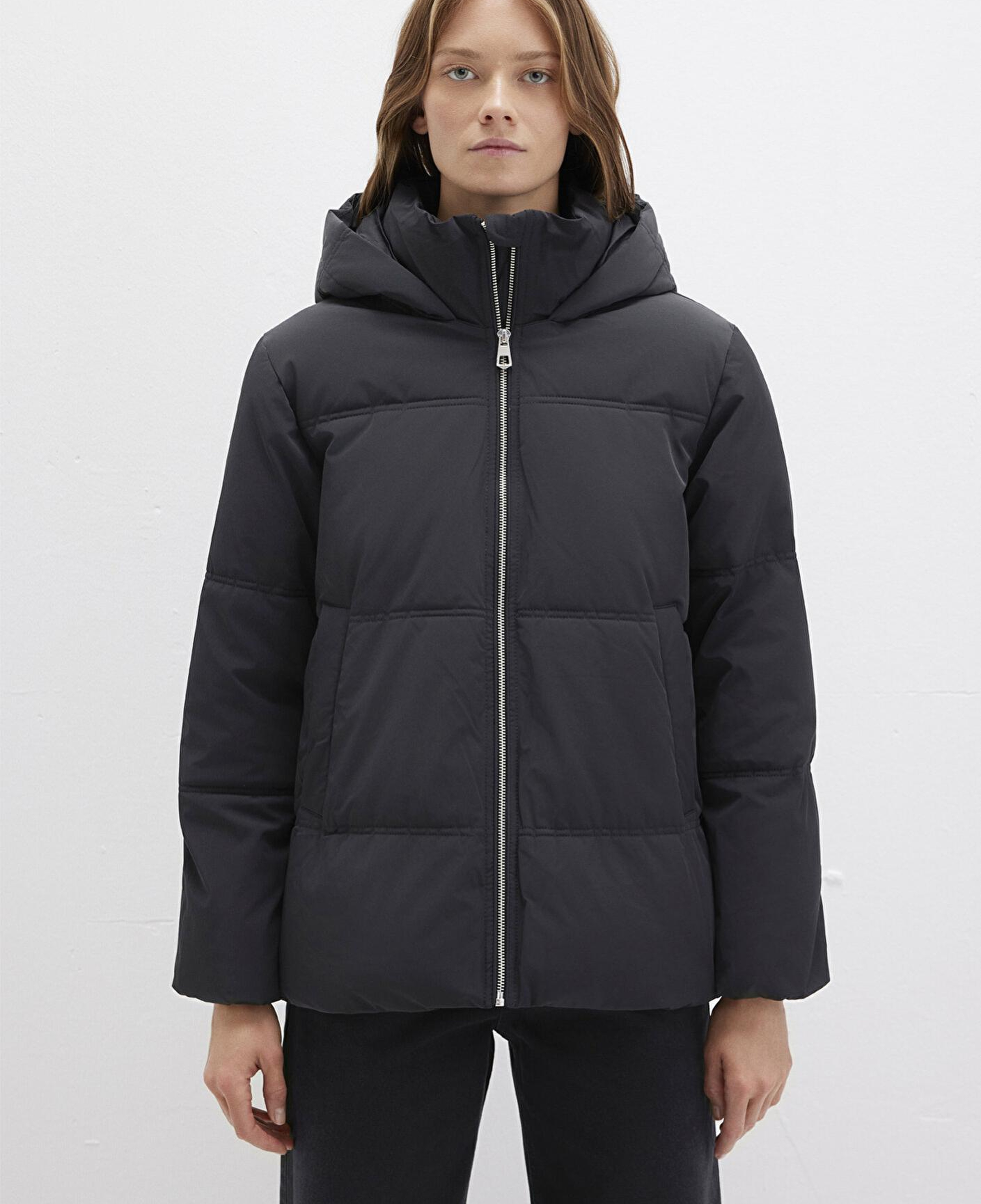 Mavi Su İtici Kapüşonlu Siyah Şişme Mont 1110445-900