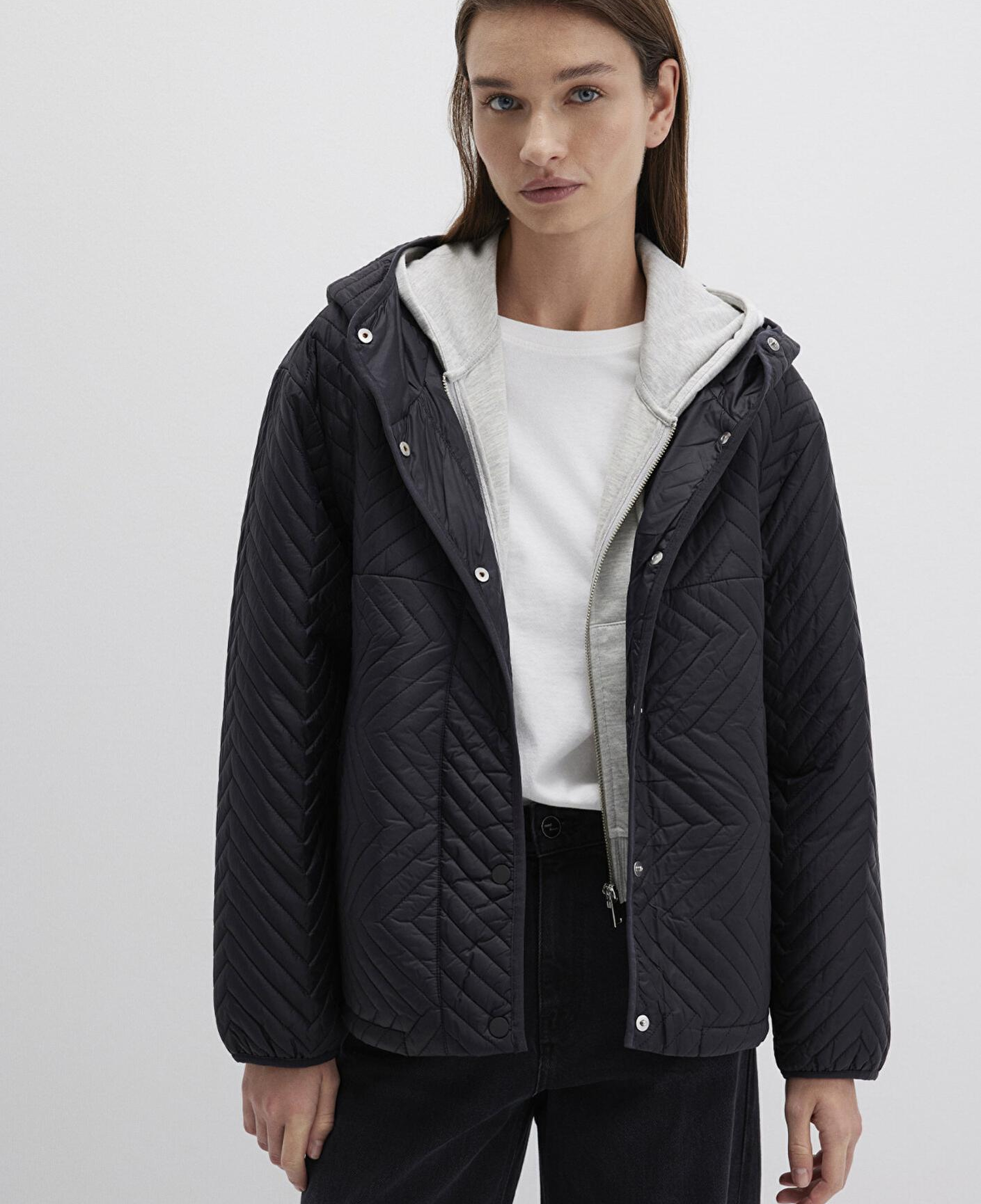 Mavi Kapüşonlu Kapitone Siyah Ceket Loose Fit / Bol Rahat Kesim 1110460-900