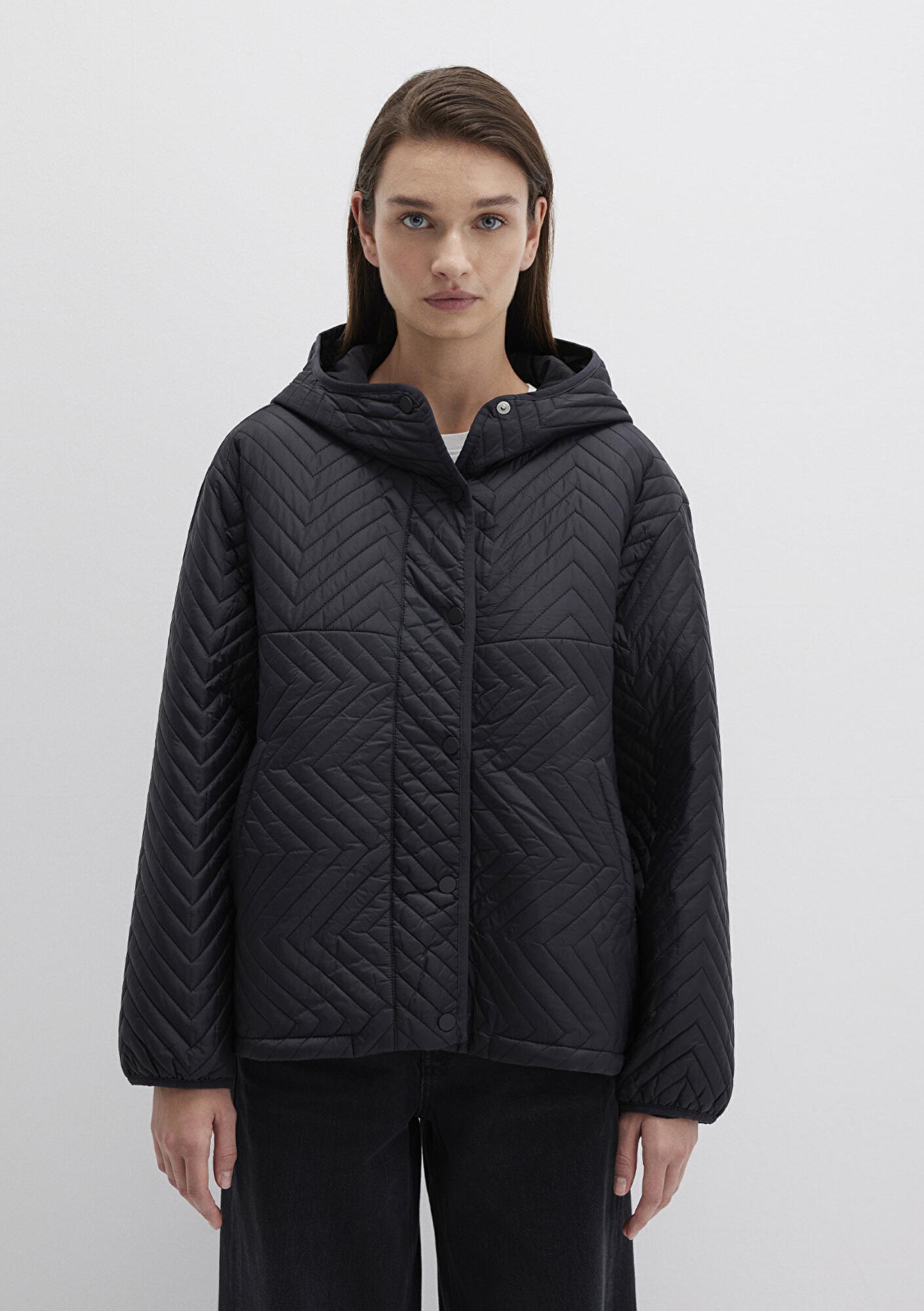 Mavi Kapüşonlu Kapitone Siyah Ceket Loose Fit / Bol Rahat Kesim 1110460-900