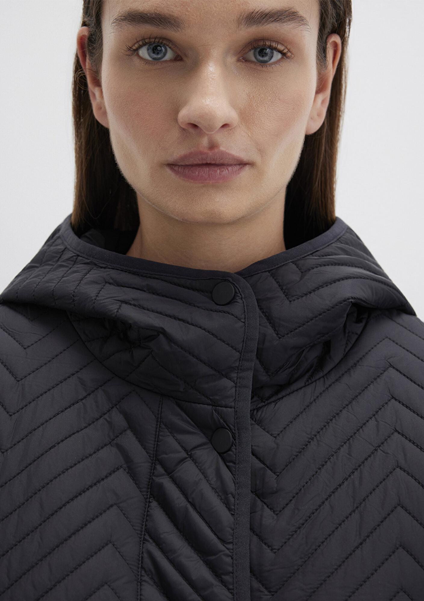 Mavi Kapüşonlu Kapitone Siyah Ceket Loose Fit / Bol Rahat Kesim 1110460-900