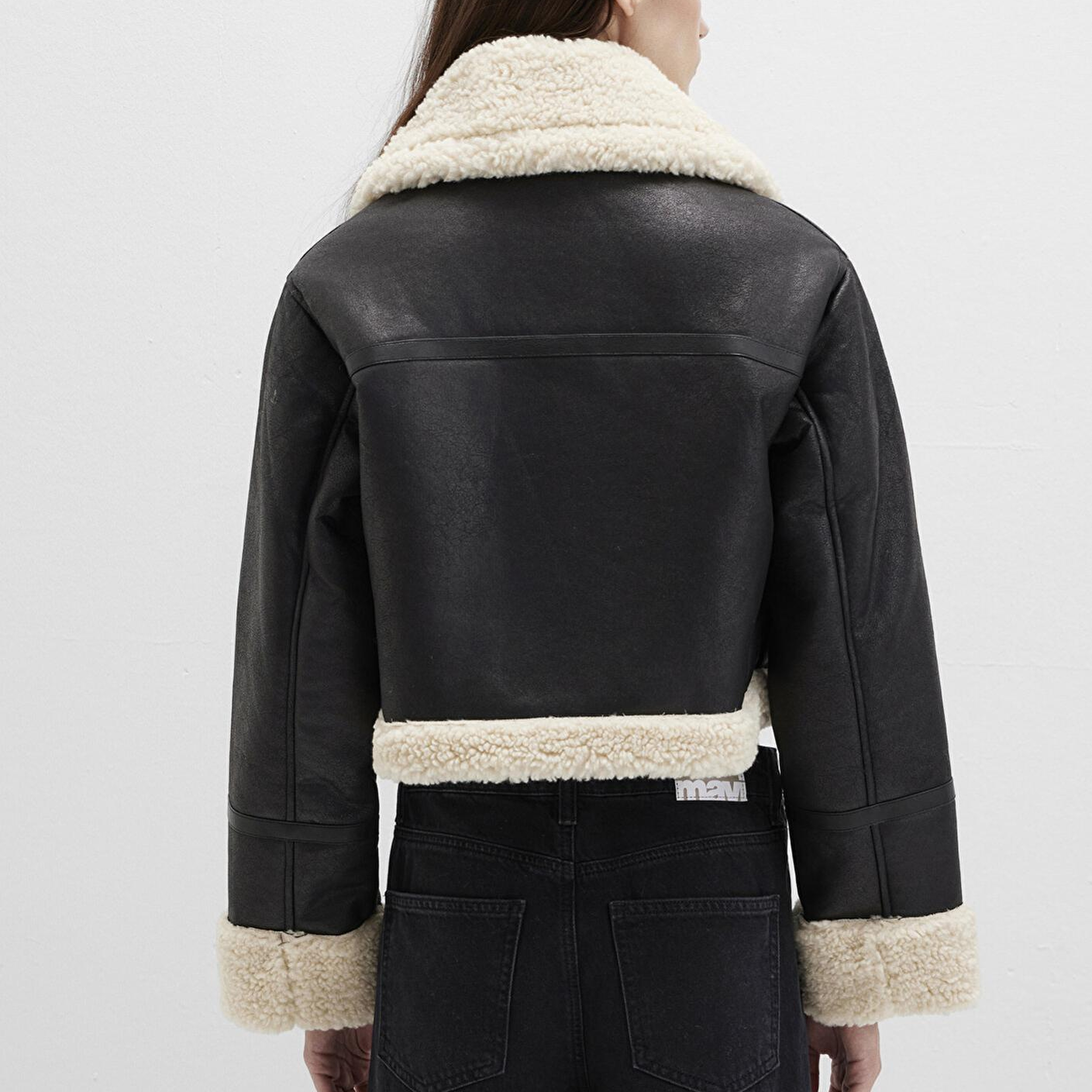 Mavi Suni Kürk Detaylı Siyah Suni Deri Ceket Regular Fit / Normal Kesim 1110462-900