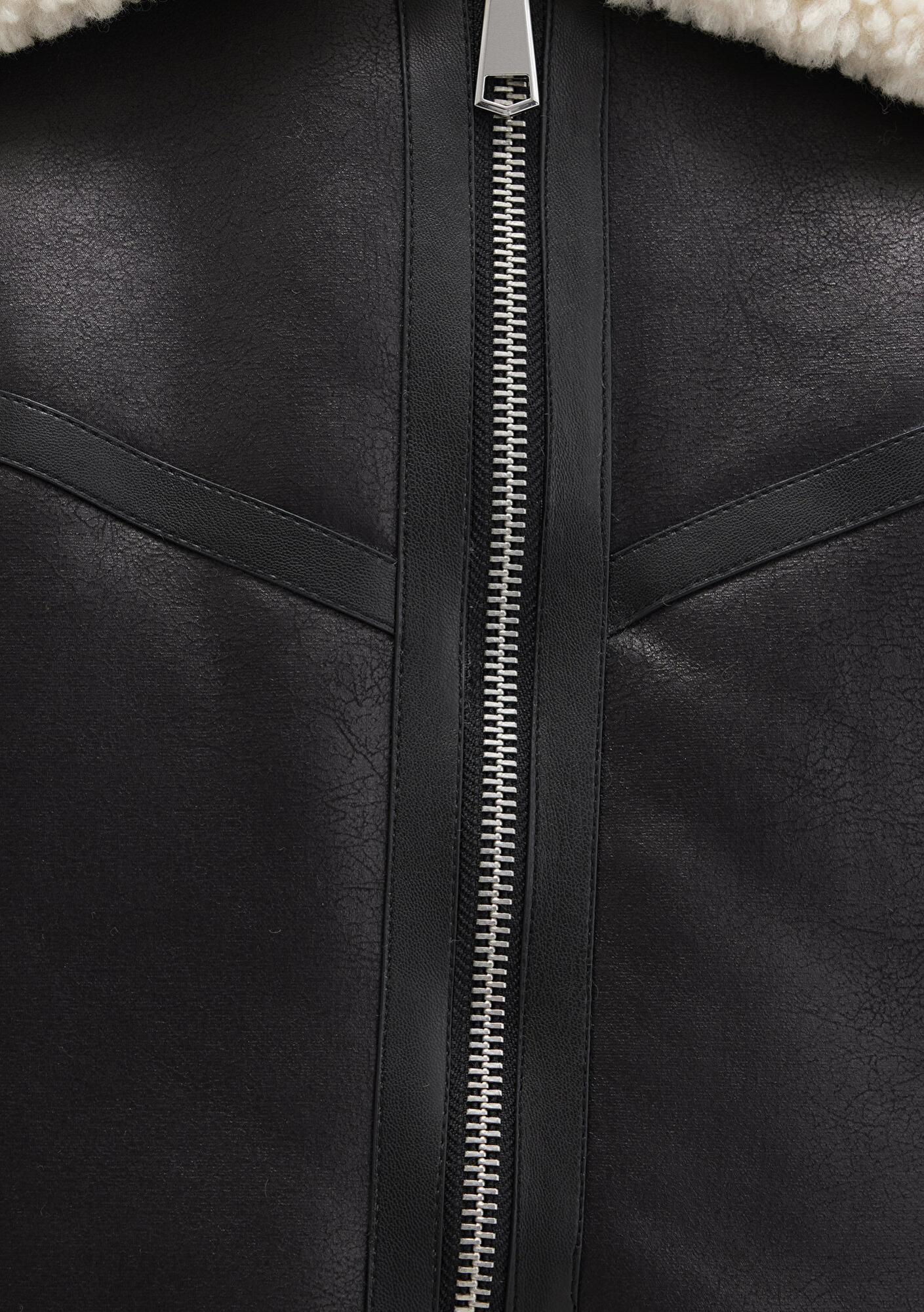 Mavi Suni Kürk Detaylı Siyah Suni Deri Ceket Regular Fit / Normal Kesim 1110462-900