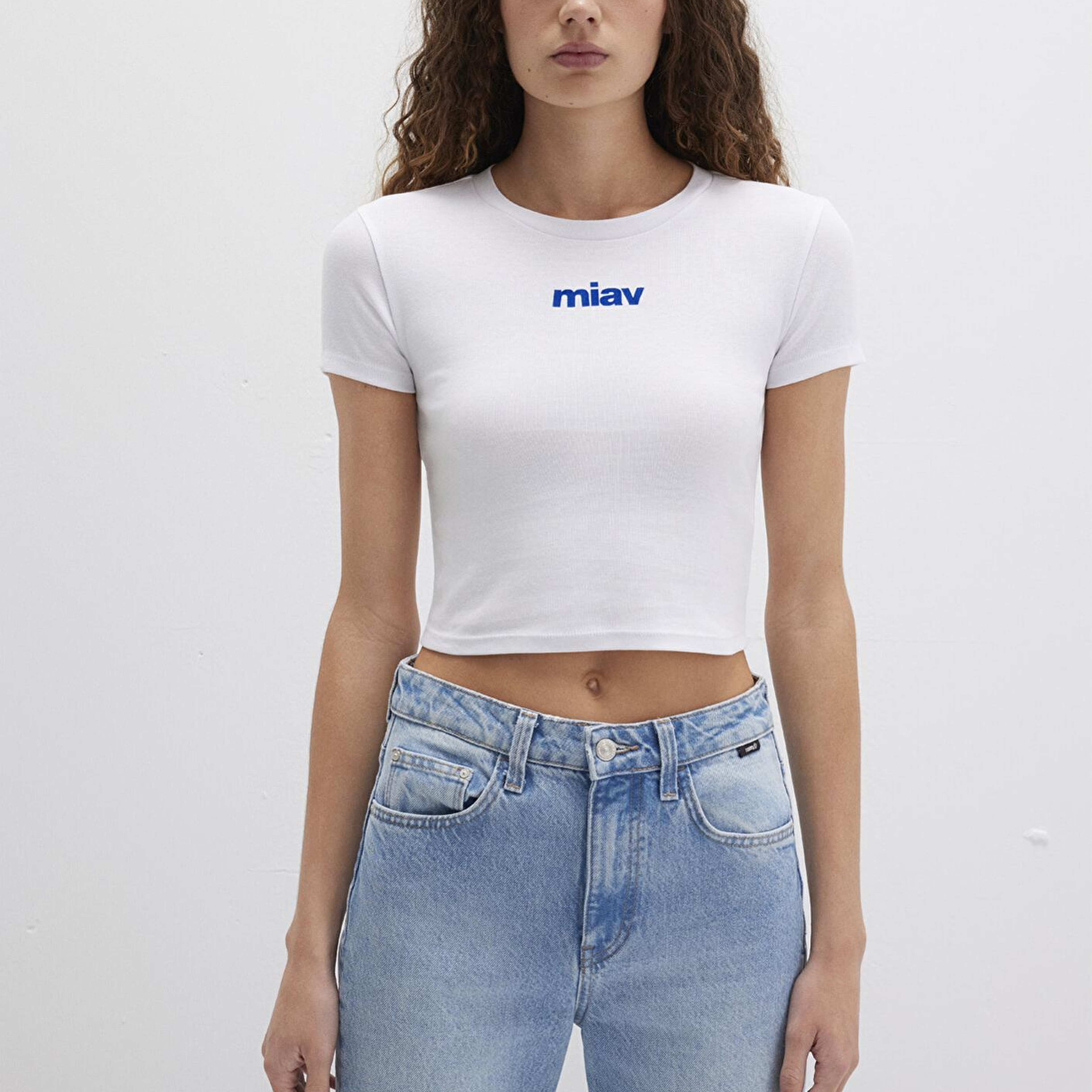 Mavi Miav Baskılı Beyaz Crop Tişört Crop / Kısa Kesim 1612453-620