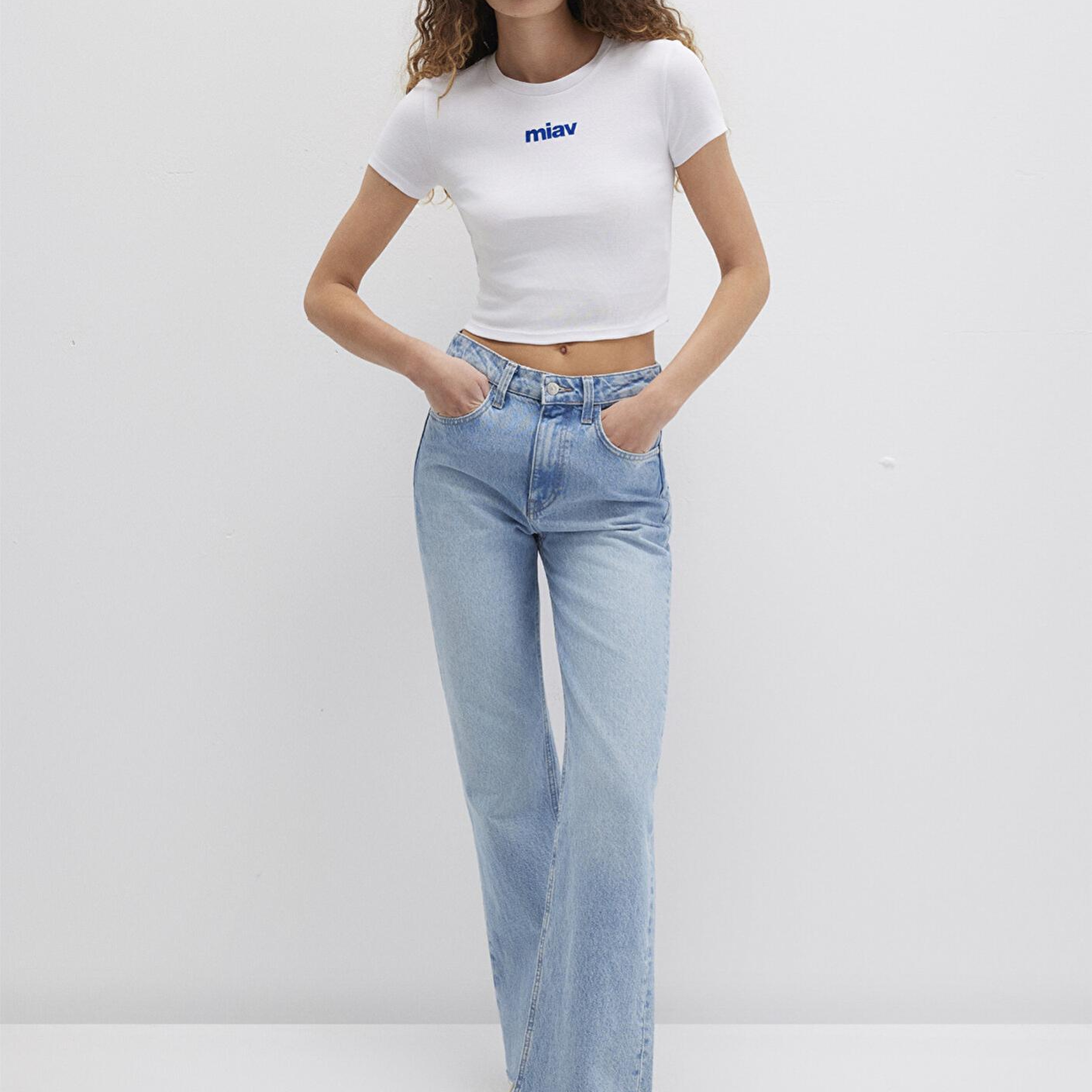 Mavi Miav Baskılı Beyaz Crop Tişört Crop / Kısa Kesim 1612453-620