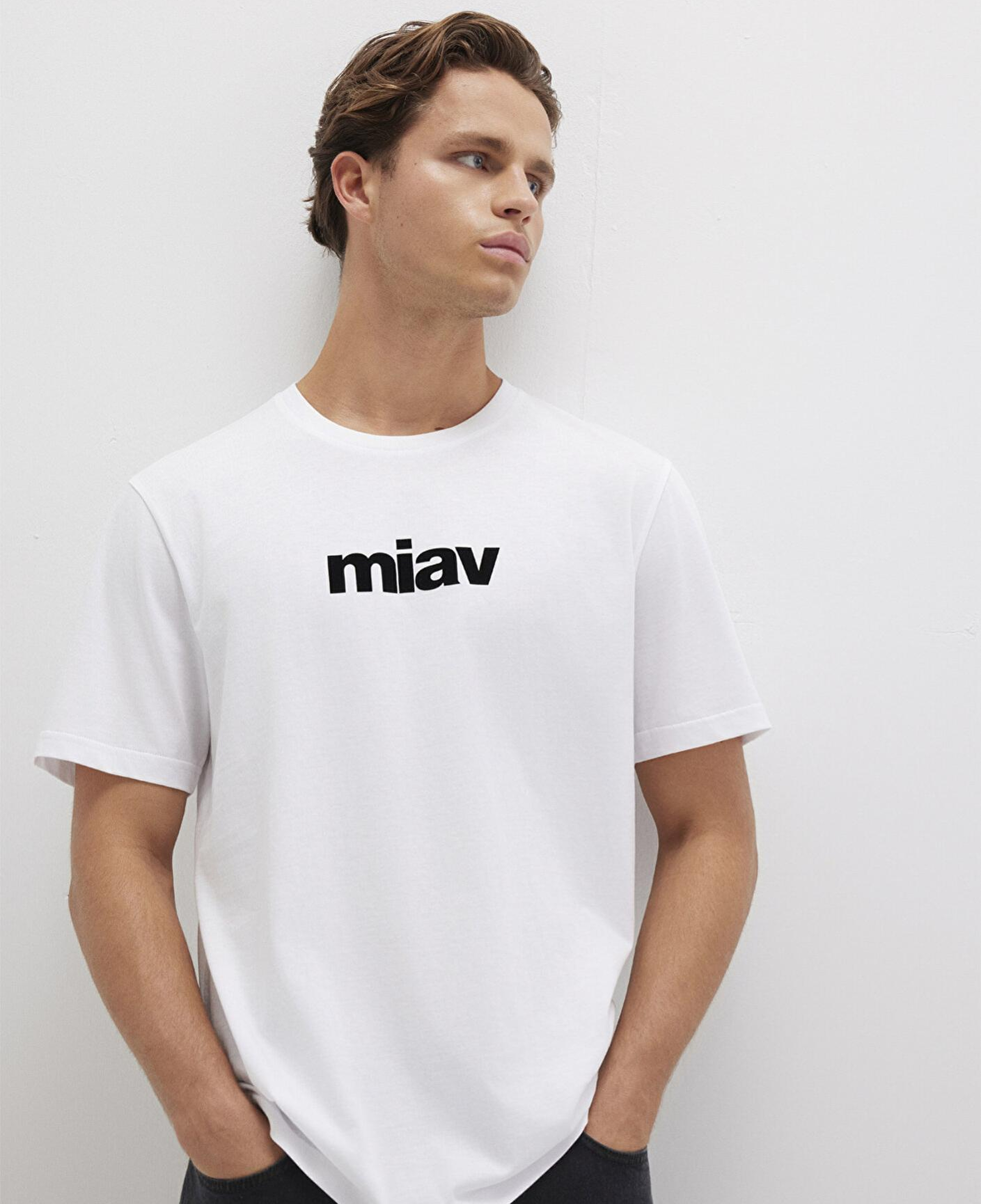 Mavi Siyah Miav Baskılı Beyaz Tişört Regular Fit / Normal Kesim 067153-602