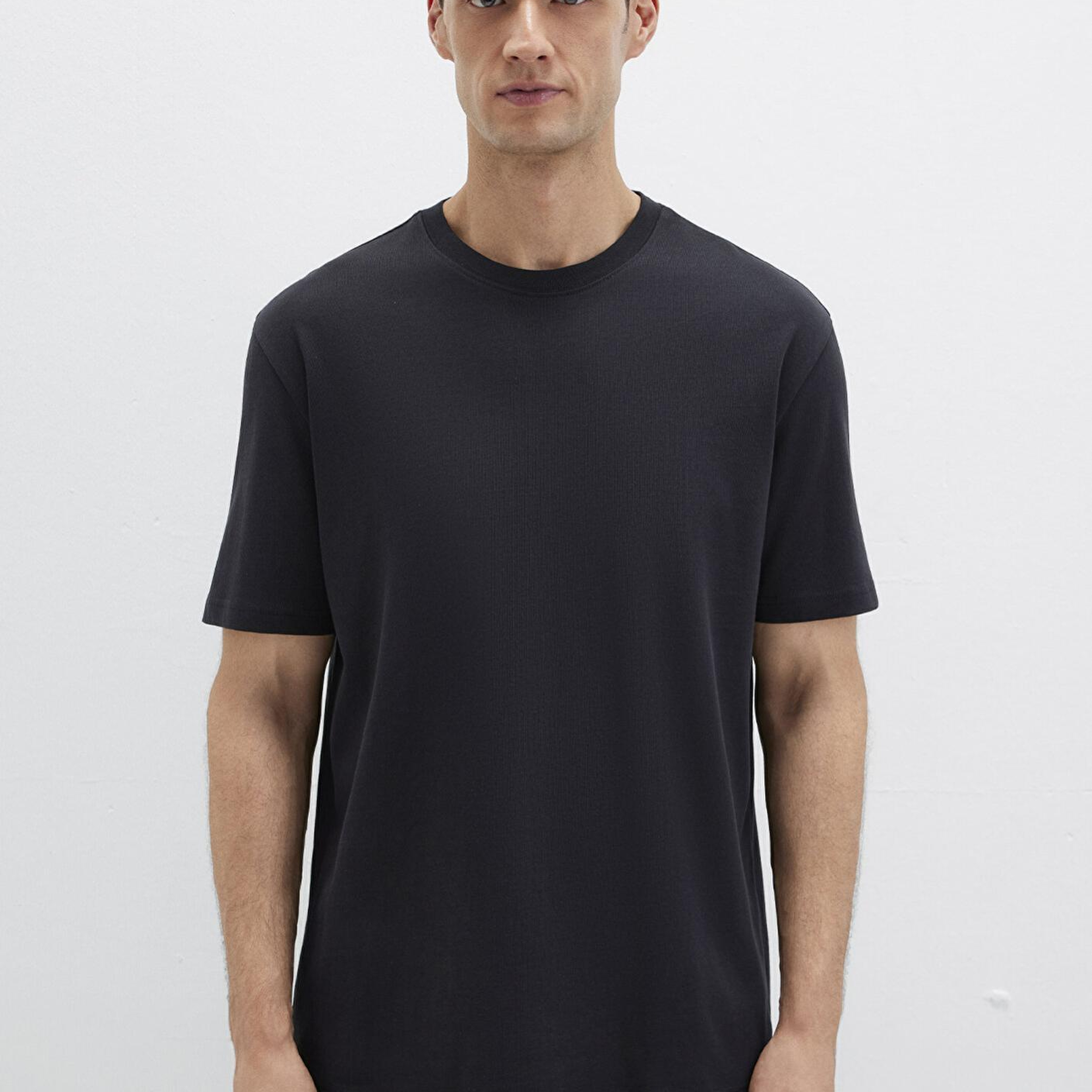 Mavi Bisiklet Yaka Siyah Basic Tişört Loose Fit / Bol Rahat Kesim 0611596-900