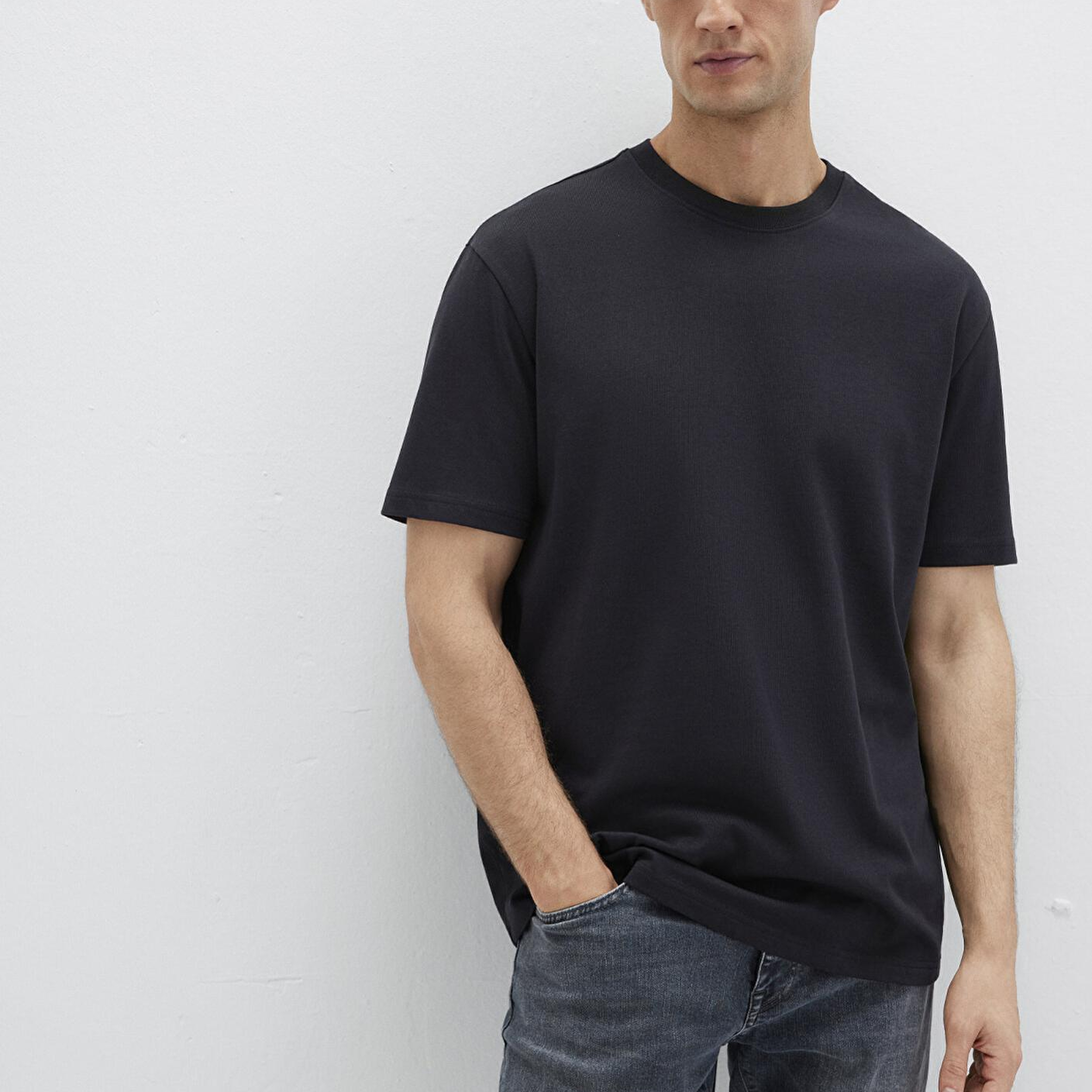 Mavi Bisiklet Yaka Siyah Basic Tişört Loose Fit / Bol Rahat Kesim 0611596-900