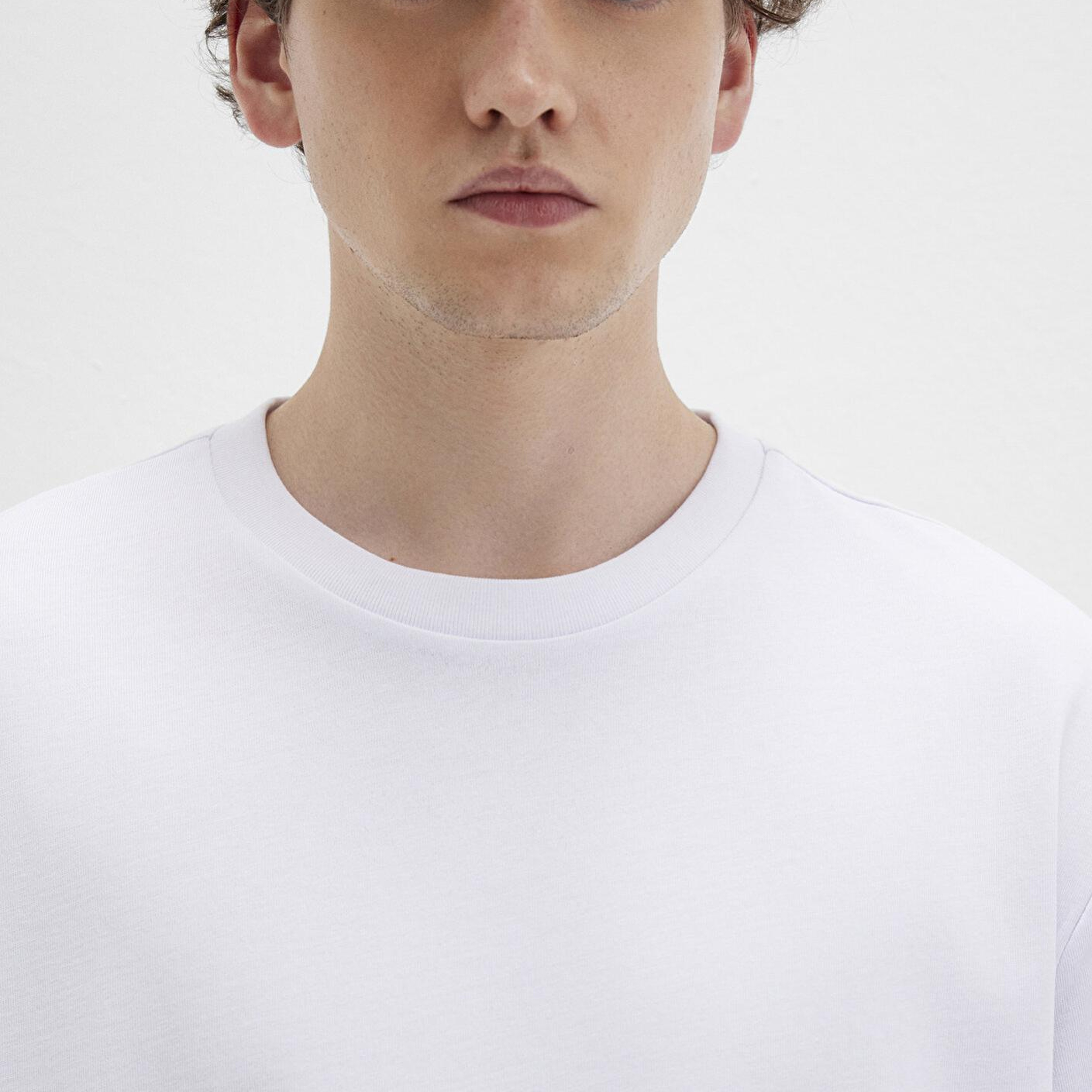 Mavi Logo Kol Detaylı Beyaz Basic Tişört Loose Fit / Bol Rahat Kesim 0611924-620