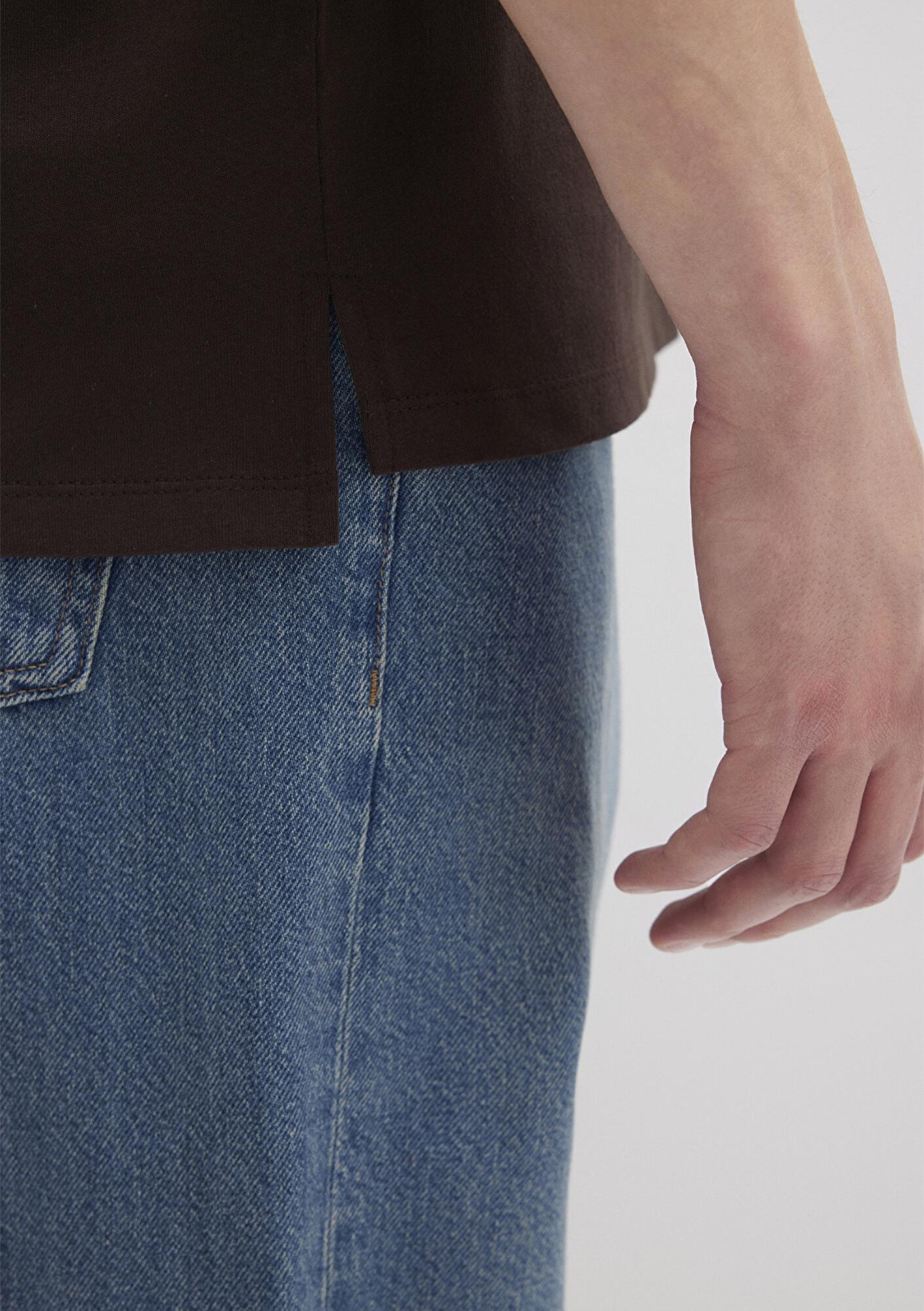 Mavi Cep Detaylı Kahverengi Basic Tişört Loose Fit / Bol Rahat Kesim 066248-70251