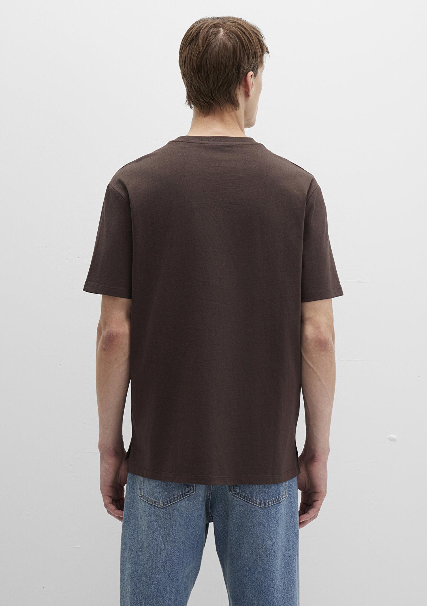 Mavi Cep Detaylı Kahverengi Basic Tişört Loose Fit / Bol Rahat Kesim 066248-70251