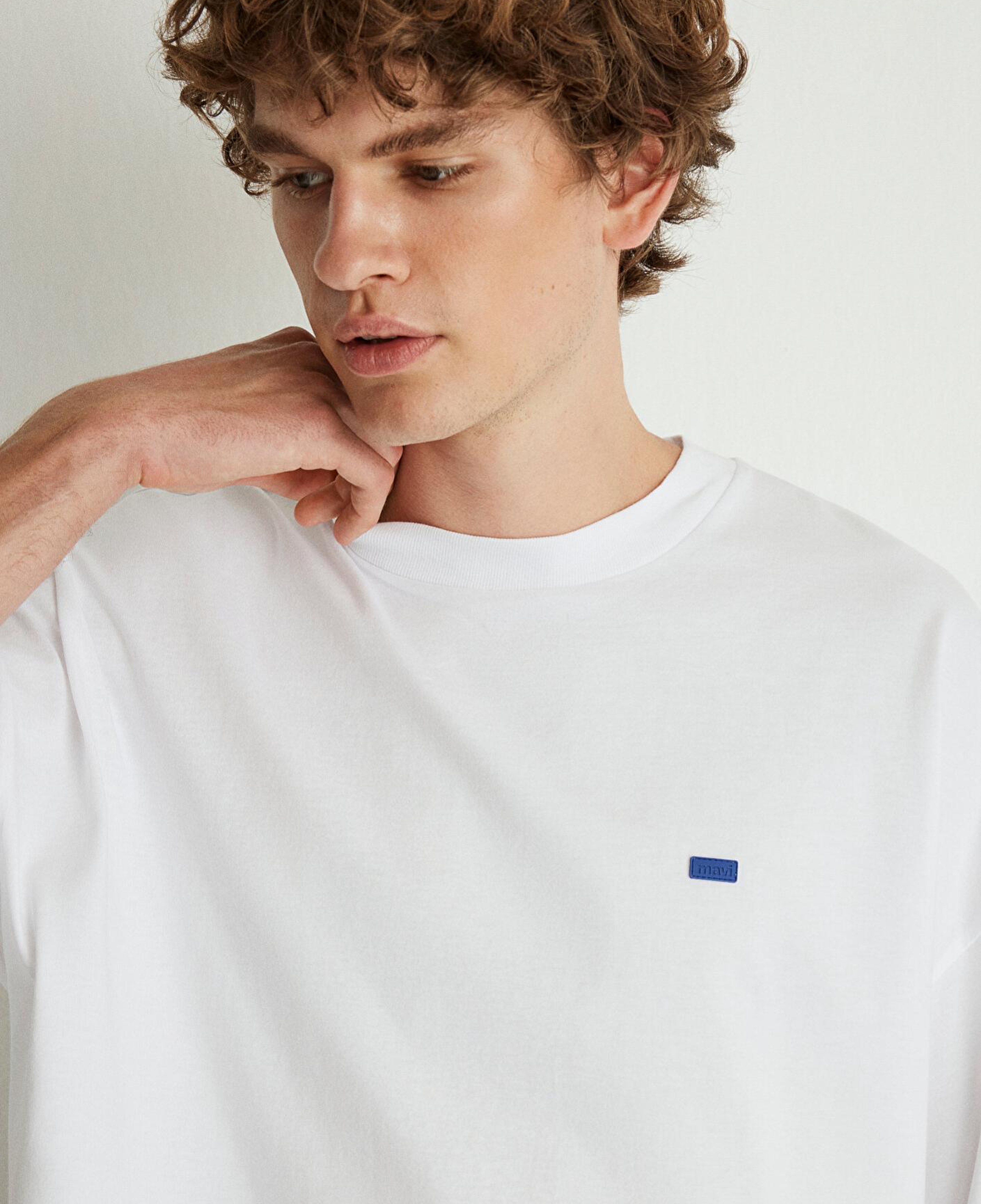 Mavi Bisiklet Yaka Basic Beyaz Tişört Oversize / Geniş Kesim 0611931-620