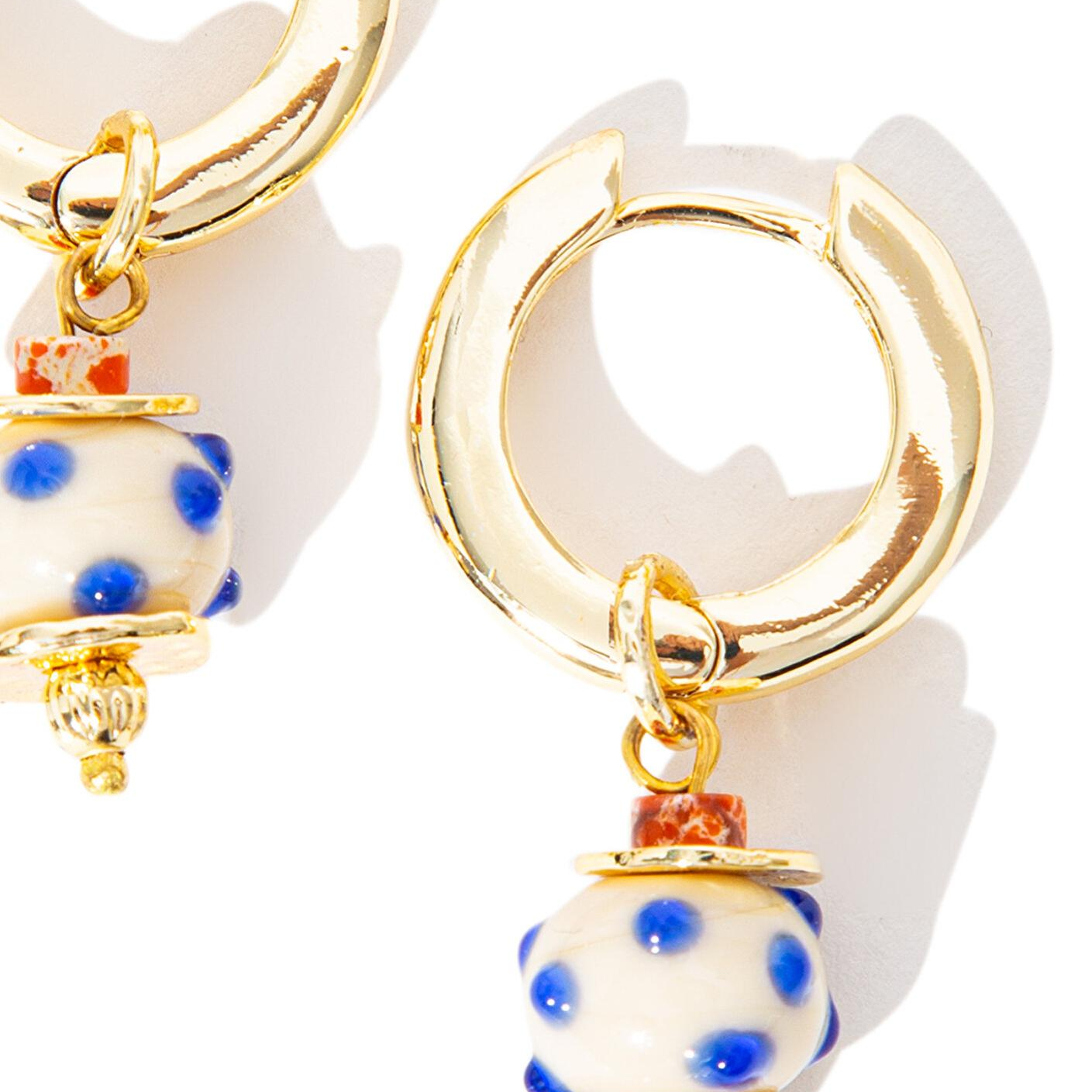 Mavi Boncuk Detaylı Altın Rengi Küpe 1912499-34961