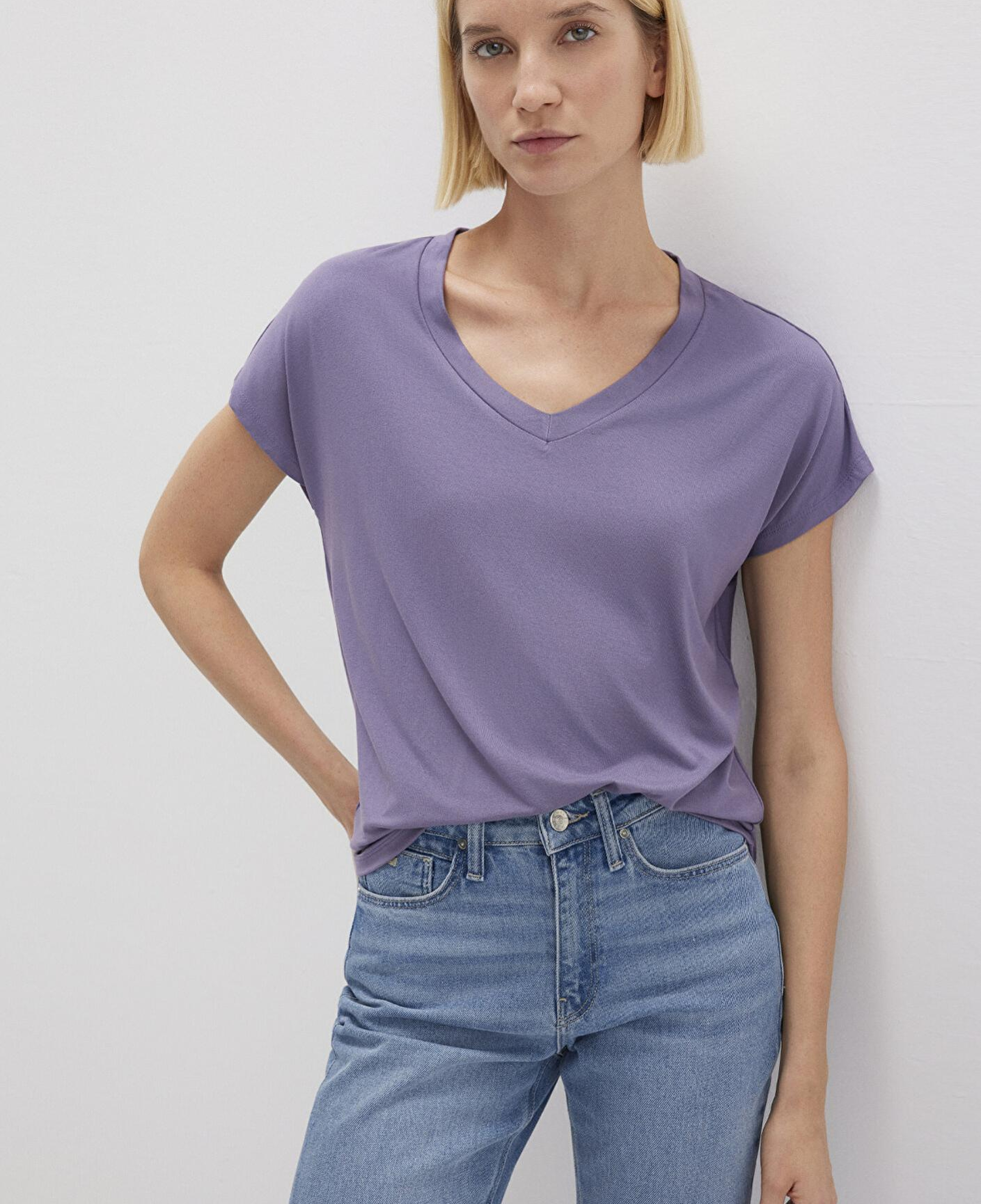 Mavi V Yaka Mor Basic Viskoz Tişört Regular Fit / Normal Kesim 167714-70608