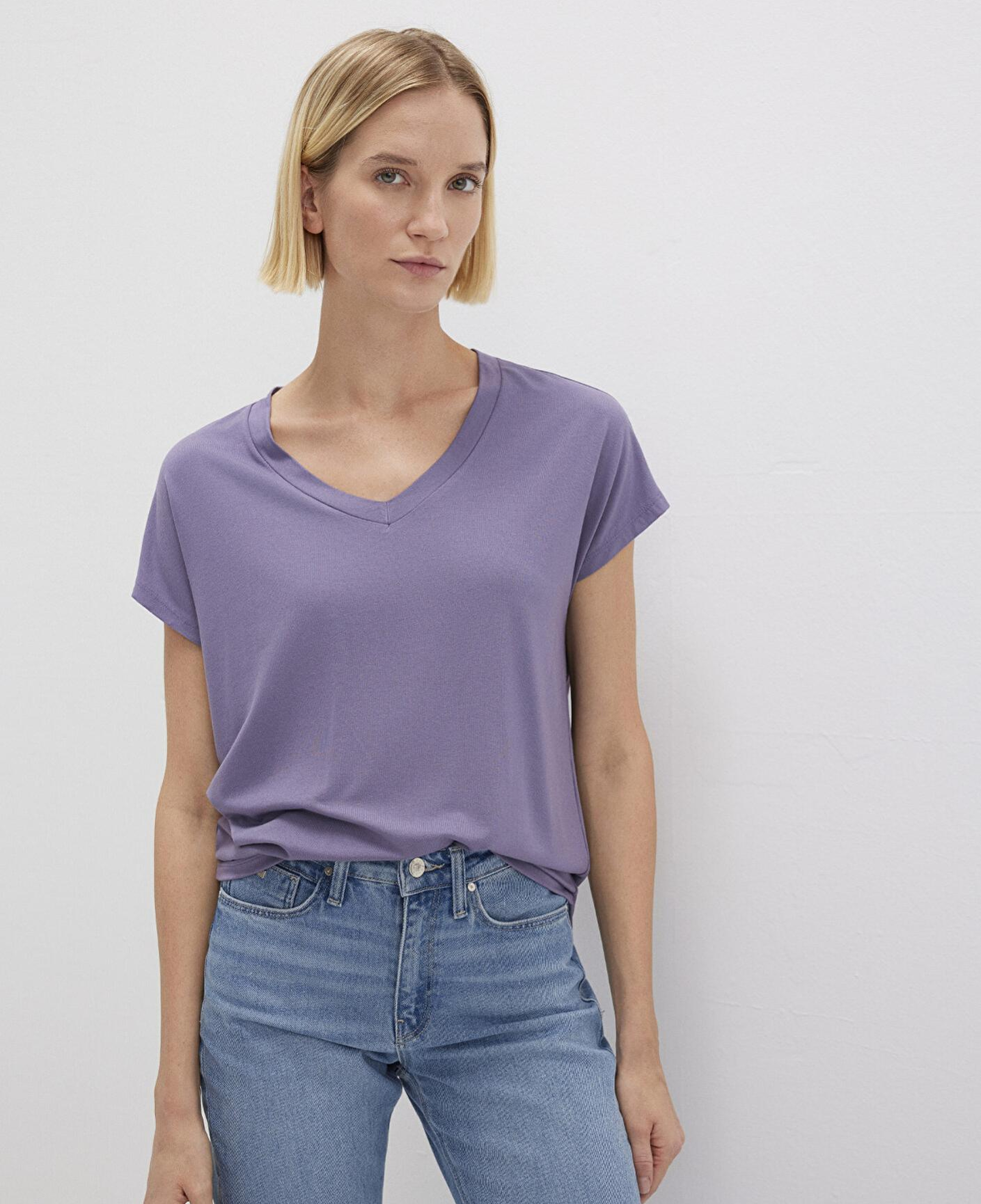 Mavi V Yaka Mor Basic Viskoz Tişört Regular Fit / Normal Kesim 167714-70608