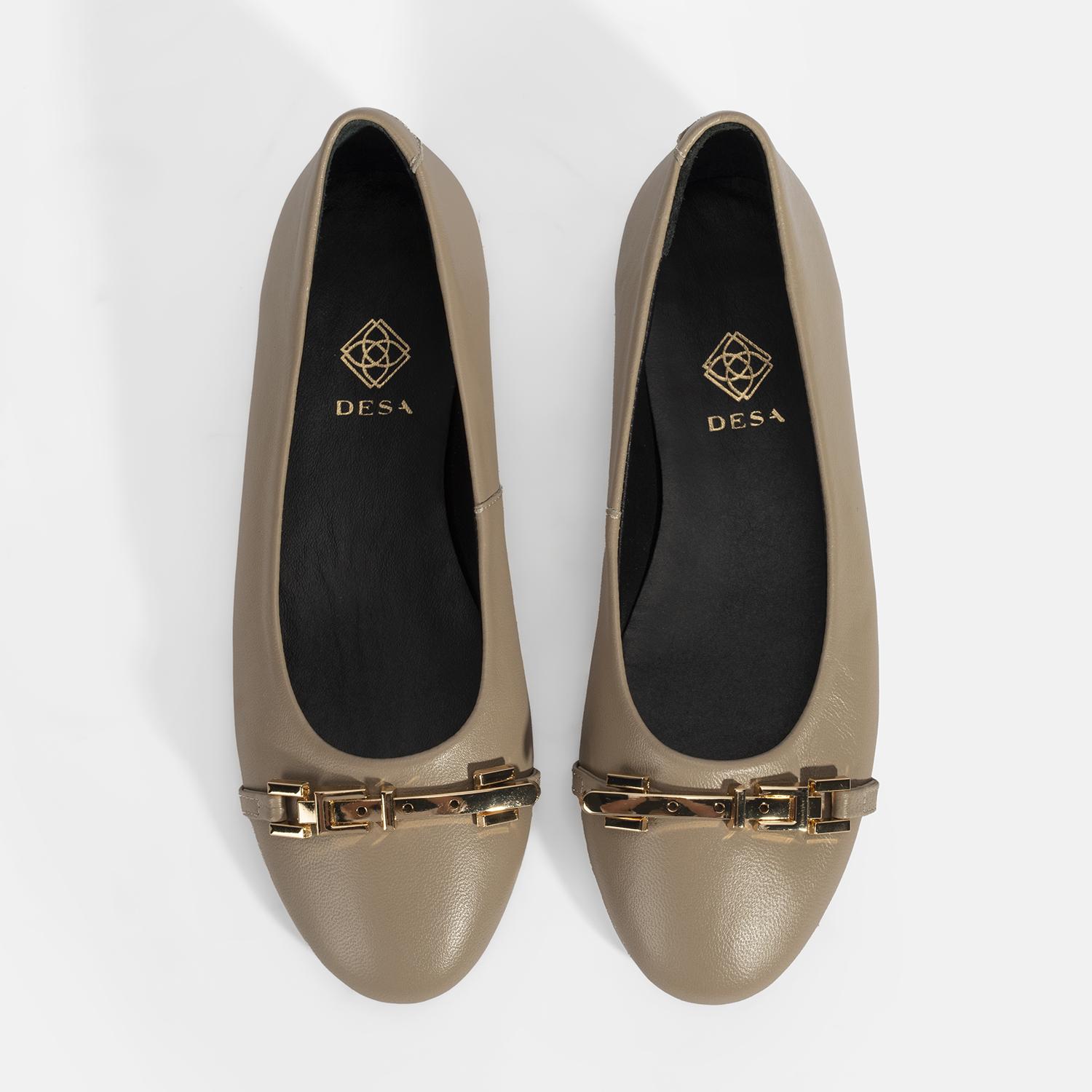 Kadın Kahve Metal Toka Aksesuarlı Deri Babet