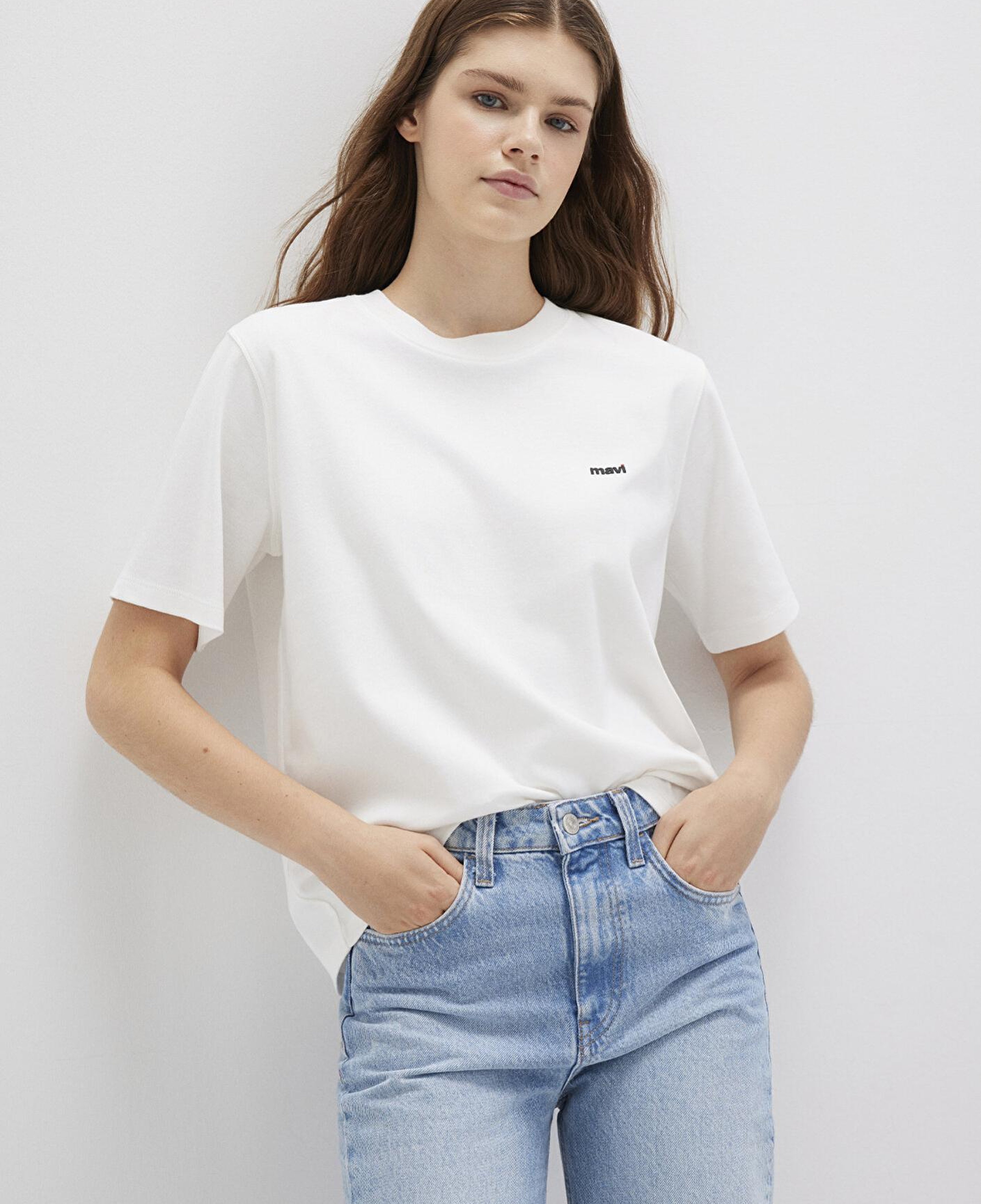 Mavi Mini Mavi Logo Baskılı İnterlok Ekru Basic Tişört Regular Fit / Normal Kesim 1612122-70057