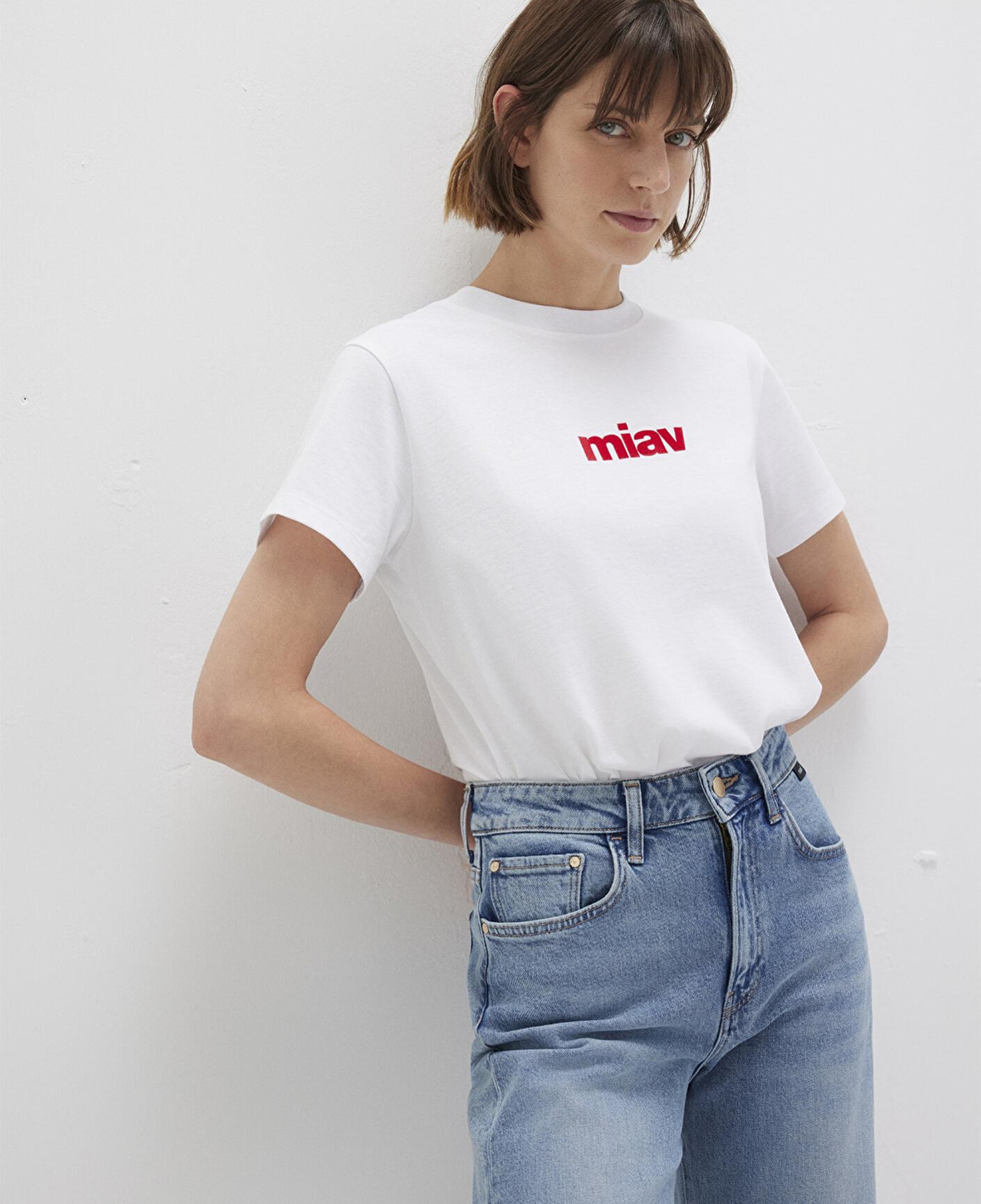 Mavi Kırmızı Miav Baskılı Beyaz Tişört Regular Fit / Normal Kesim 1610622-86417