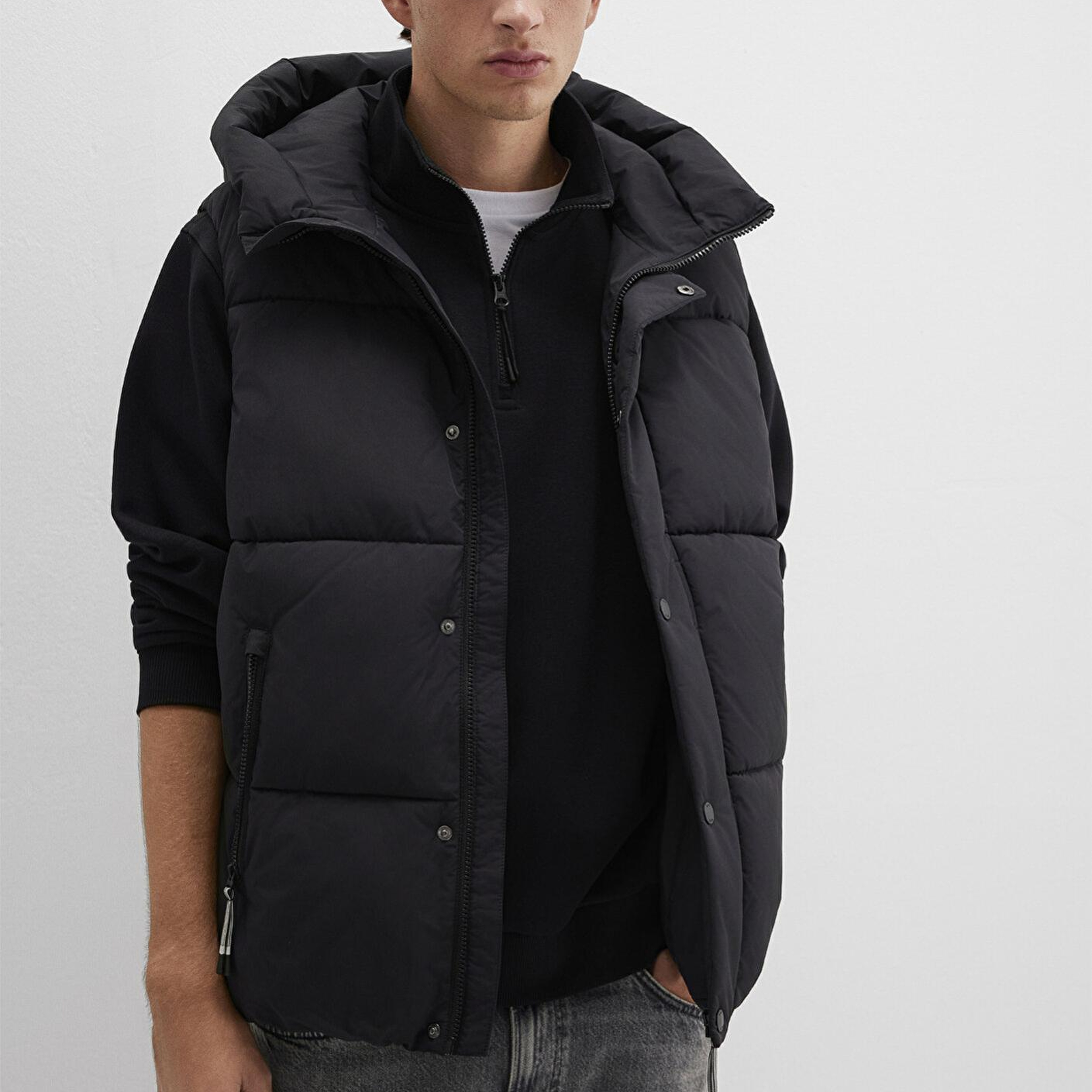 Mavi Kapüşonlu Siyah Şişme Yelek Regular Fit / Normal Kesim 0110306-900