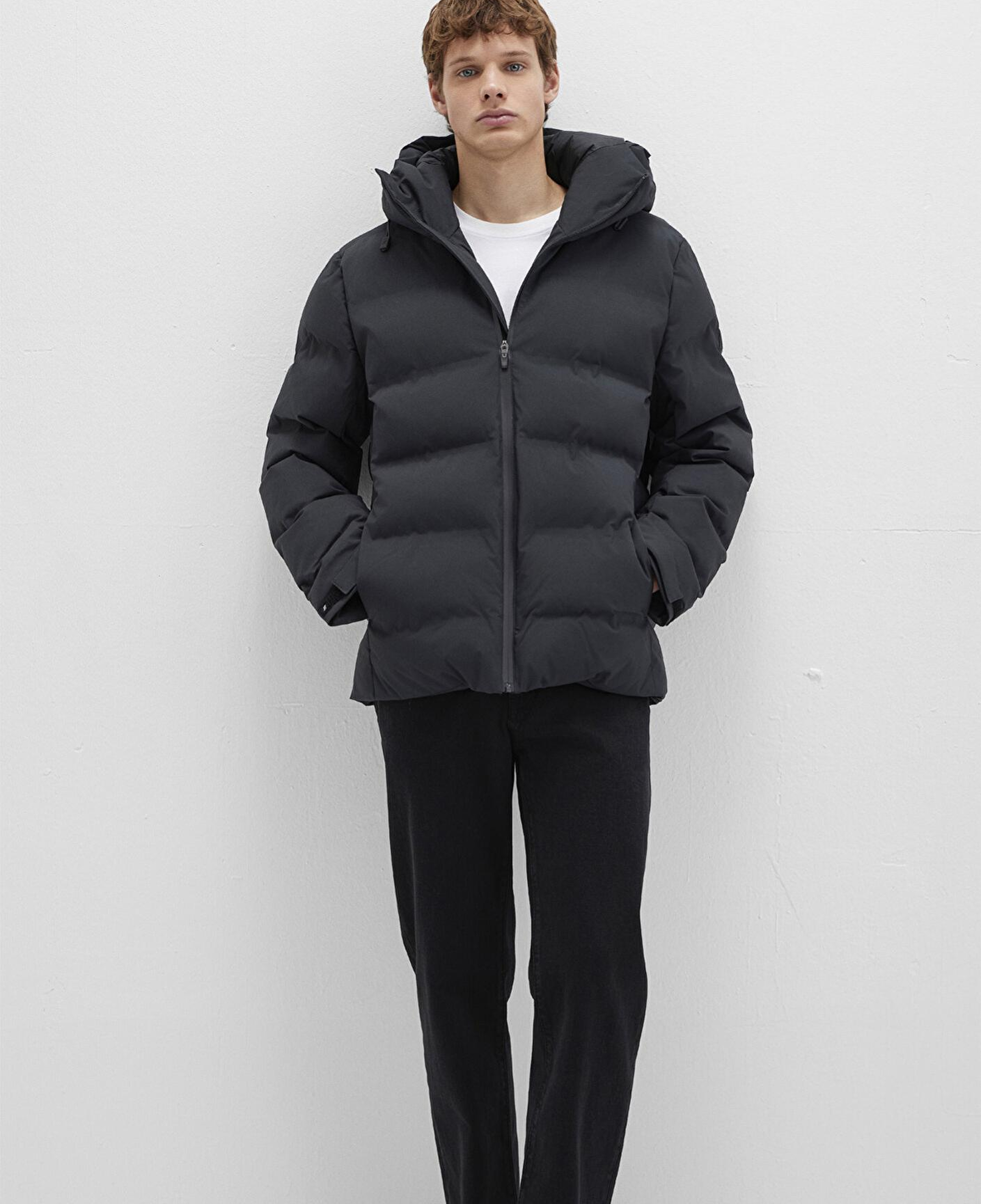 Mavi Su İtici Kapüşonlu Siyah Şişme Mont 0110313-71379