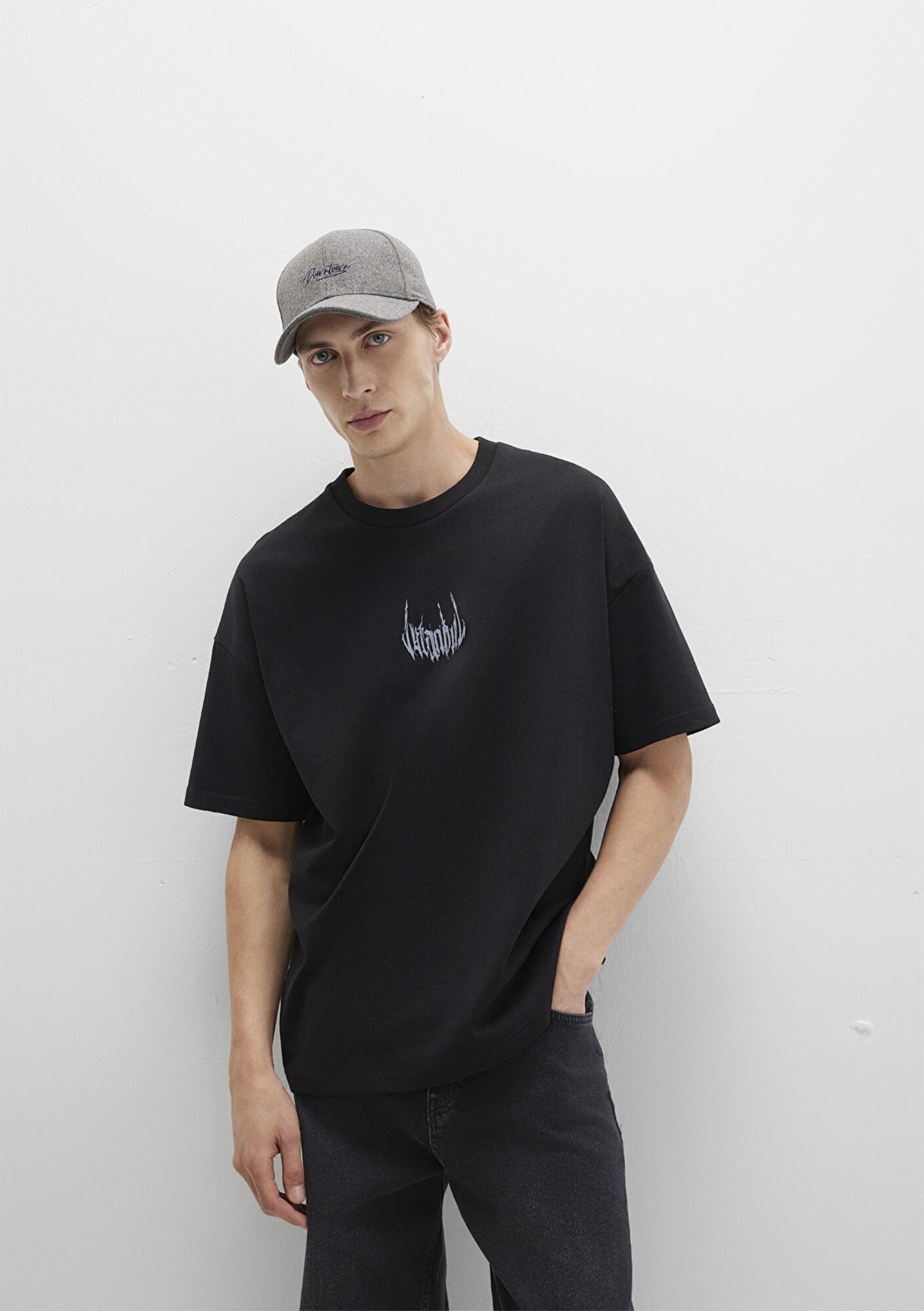 Mavi İstanbul Baskılı Siyah Tişört Oversize / Geniş Kesim 0611865-900