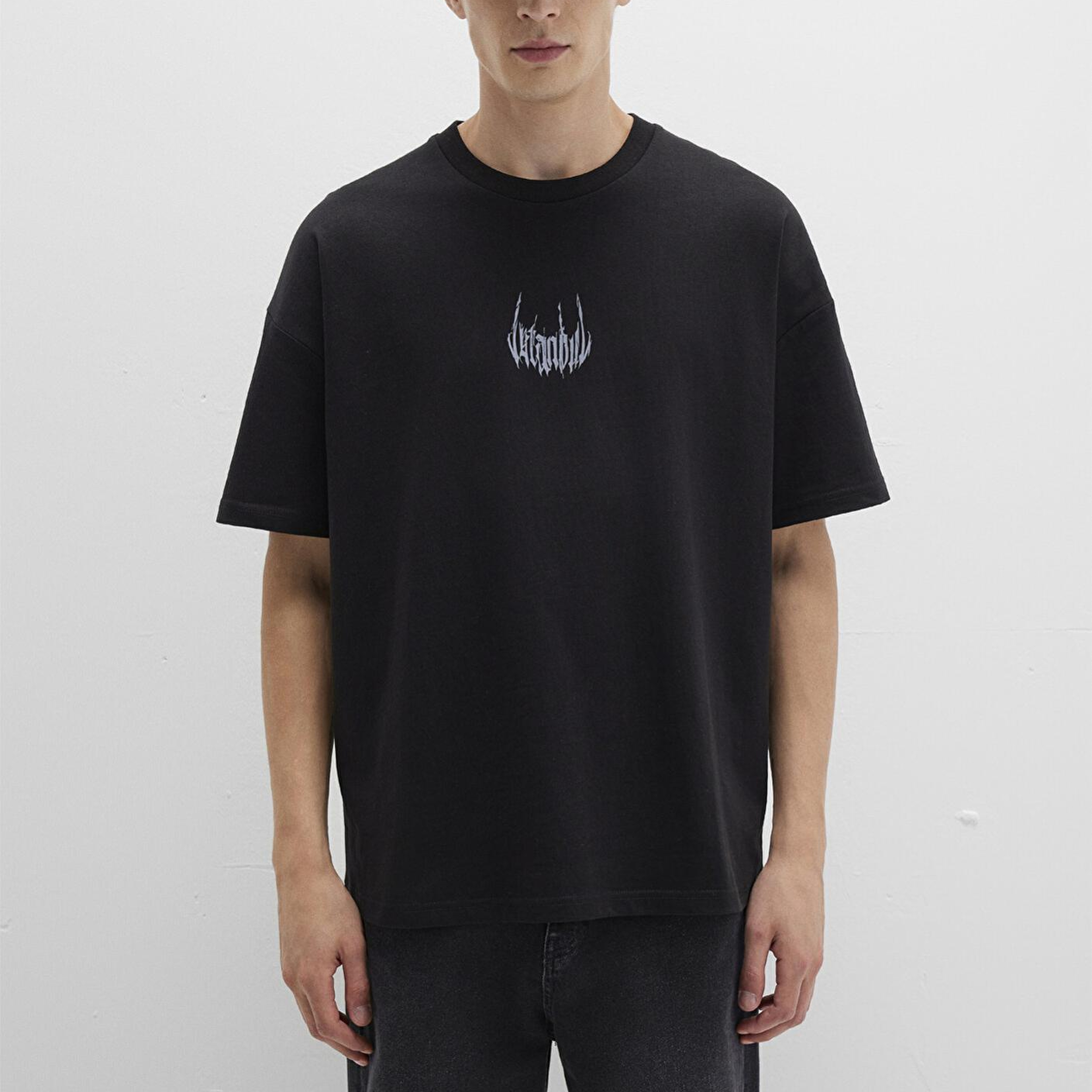 Mavi İstanbul Baskılı Siyah Tişört Oversize / Geniş Kesim 0611865-900