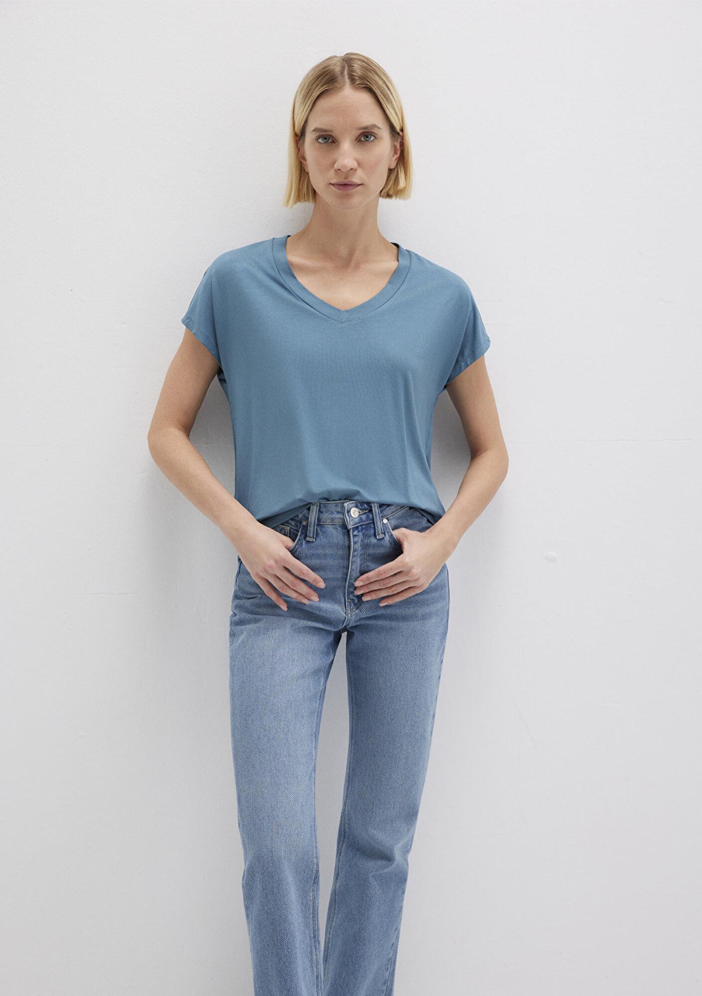 Mavi V Yaka Mavi Basic Viskoz Tişört Regular Fit / Normal Kesim 167714-70753