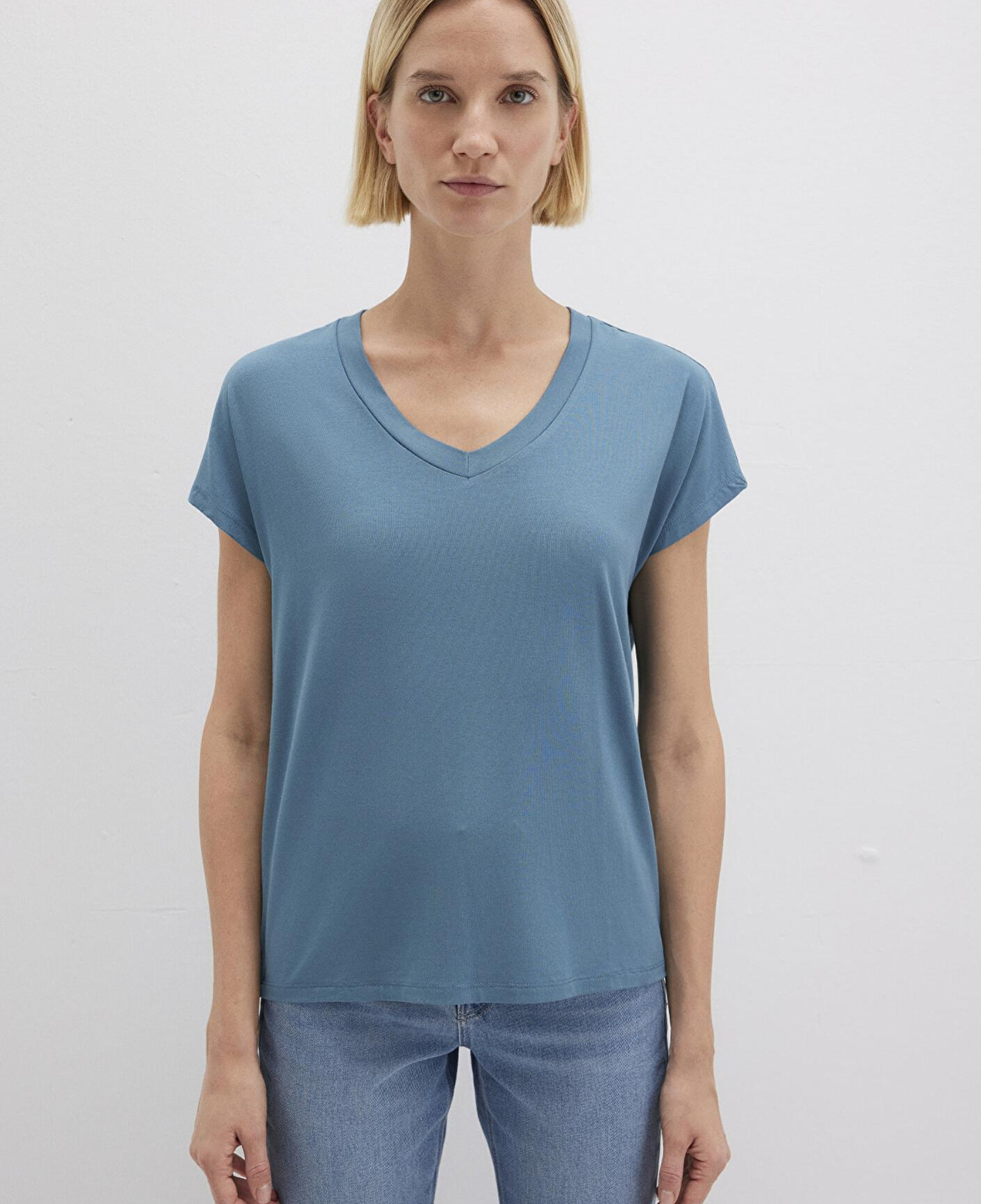 Mavi V Yaka Mavi Basic Viskoz Tişört Regular Fit / Normal Kesim 167714-70753