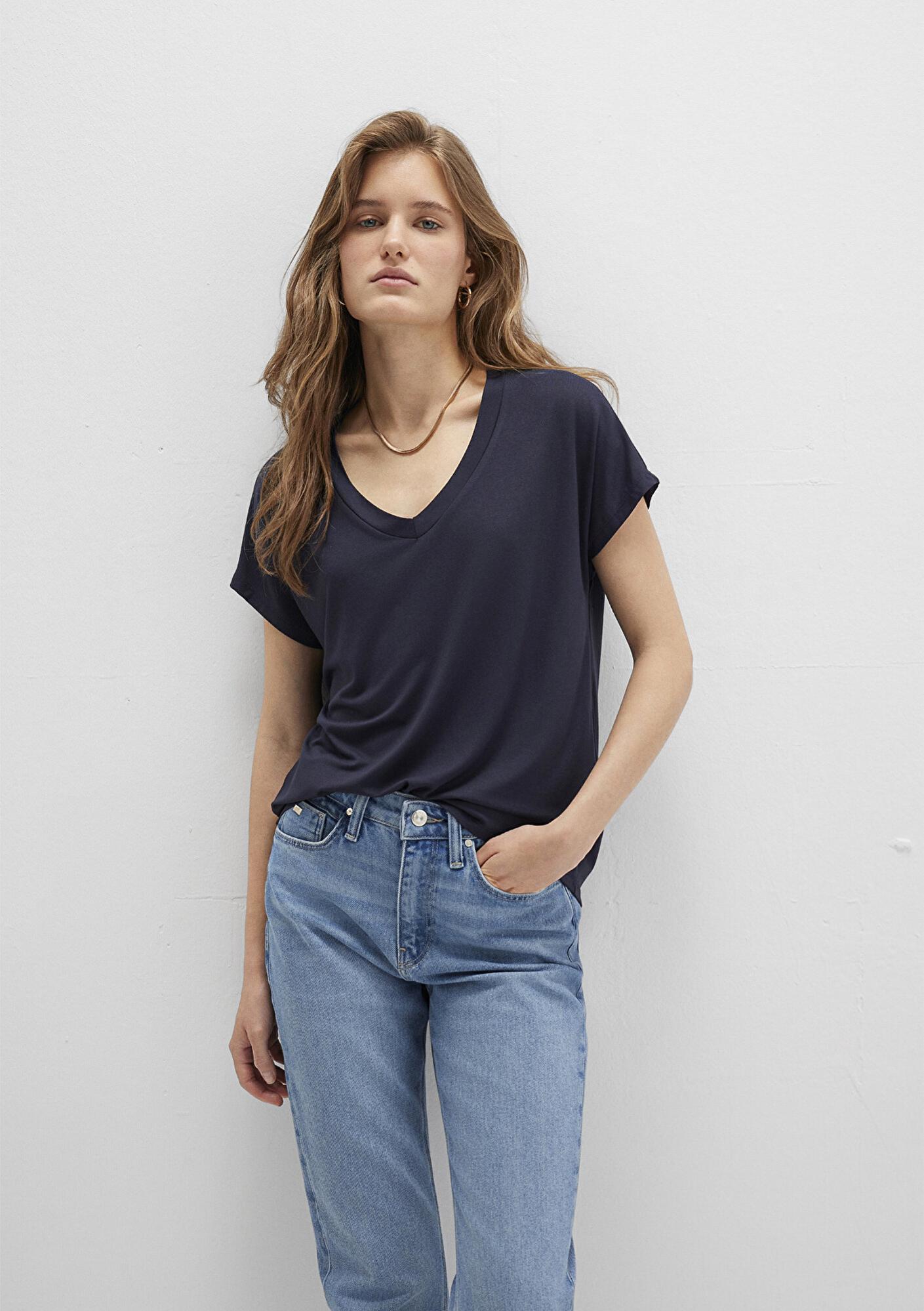 Mavi V Yaka Lacivert Basic Viskoz Tişört Regular Fit / Normal Kesim 167714-85315