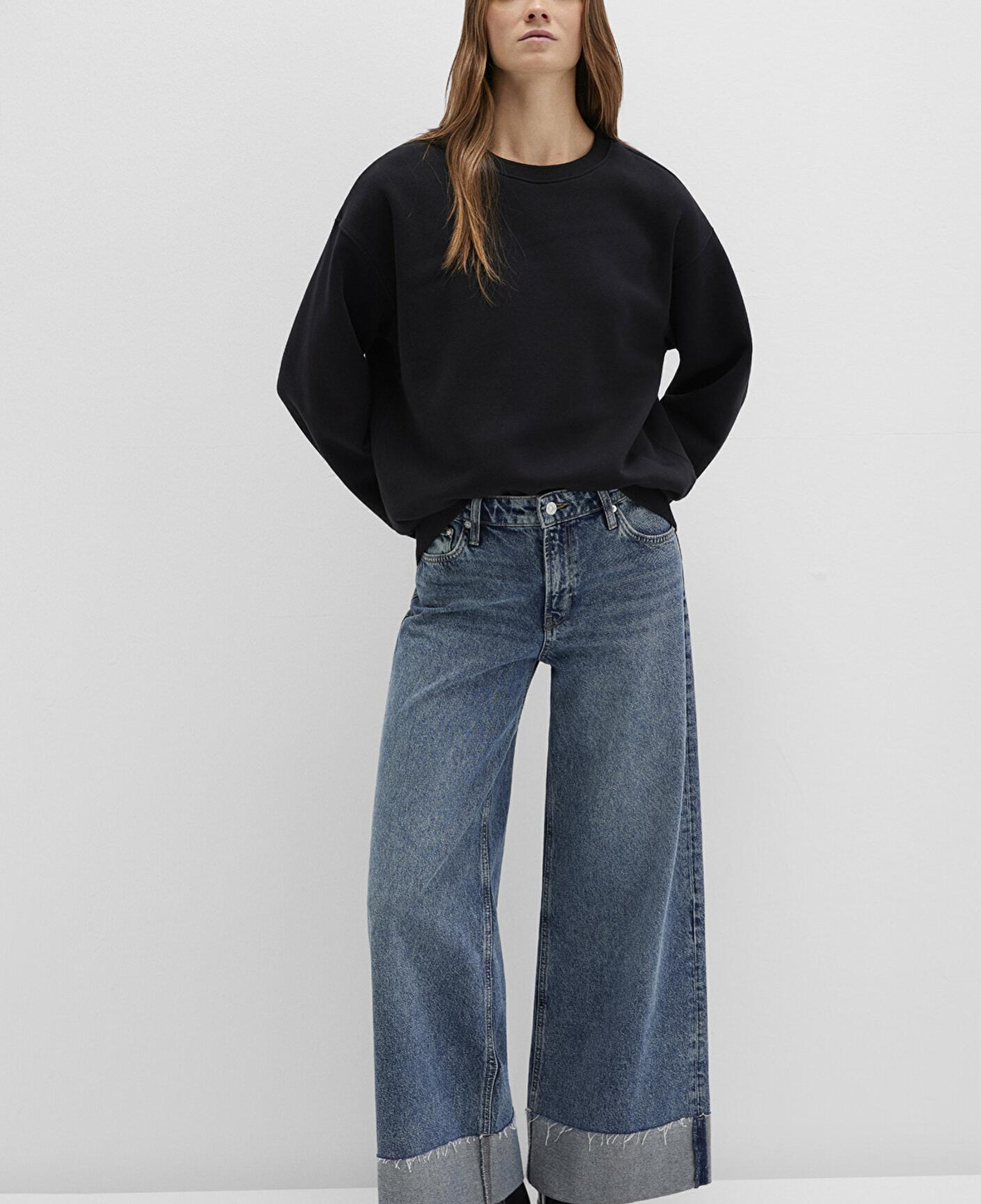 Mavi Bisiklet Yaka Siyah Basic Sweatshirt 1610198-900