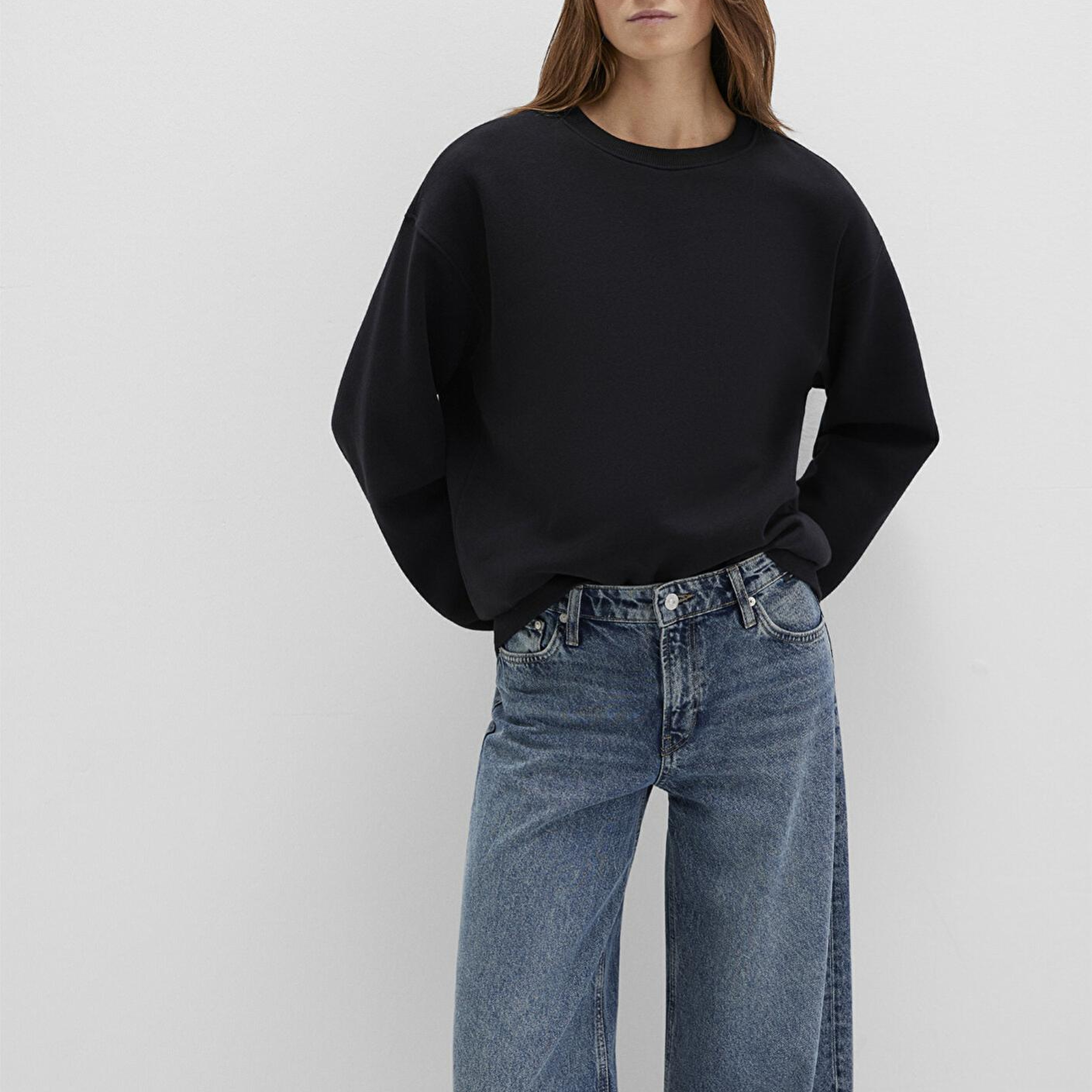 Mavi Bisiklet Yaka Siyah Basic Sweatshirt 1610198-900