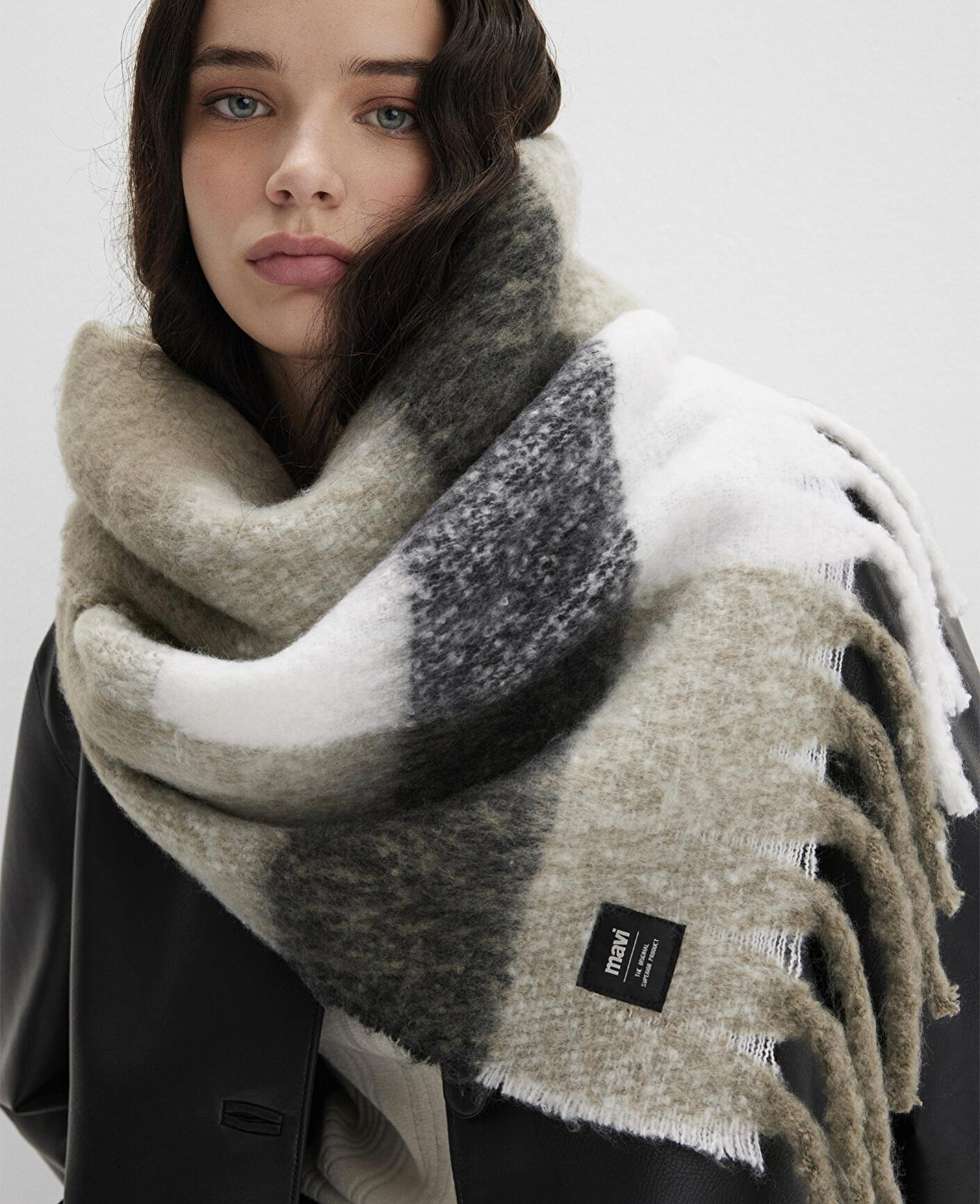 Mavi Püsküllü Kareli Atkı 1911745-82816