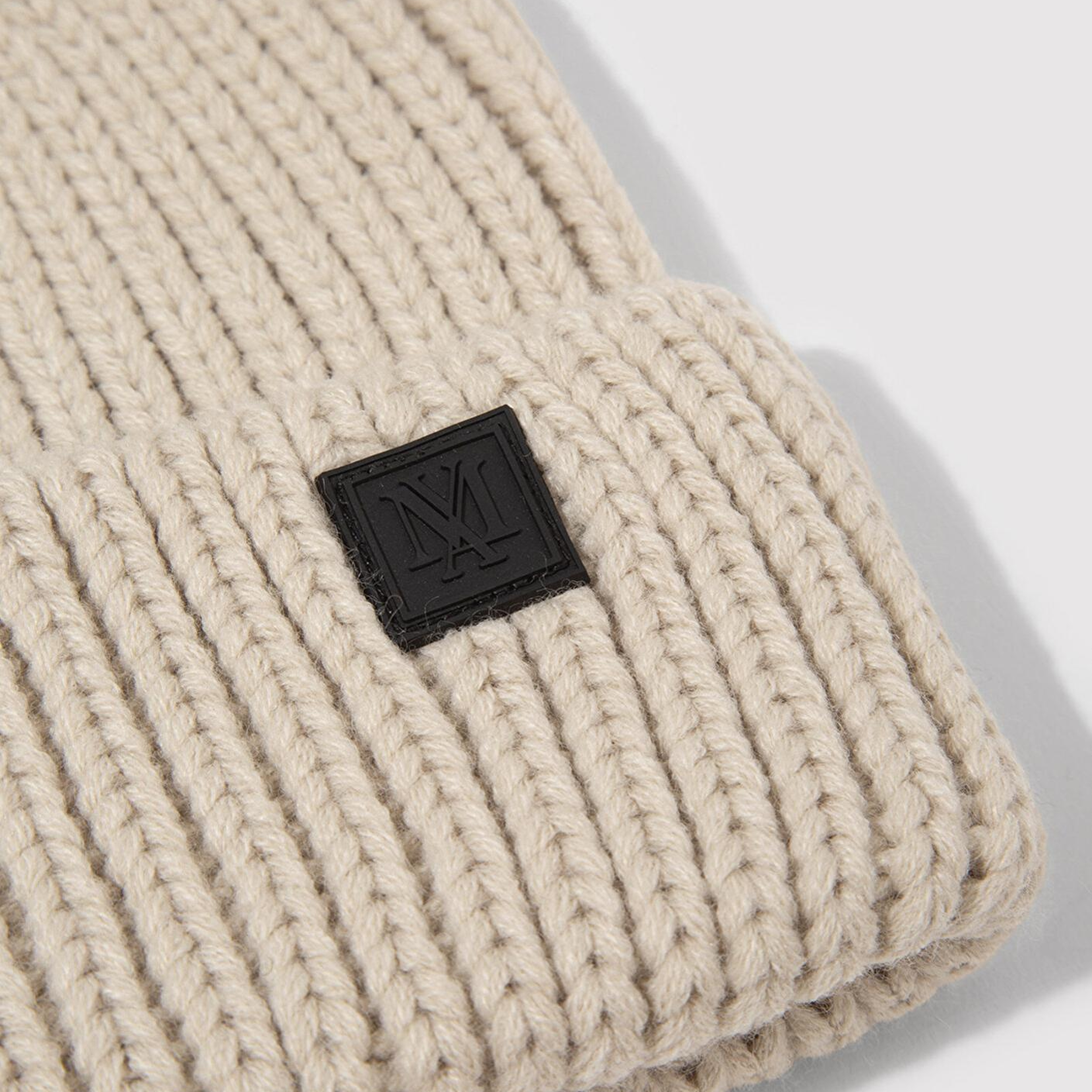 Mavi Bej Bere 0910996-34523