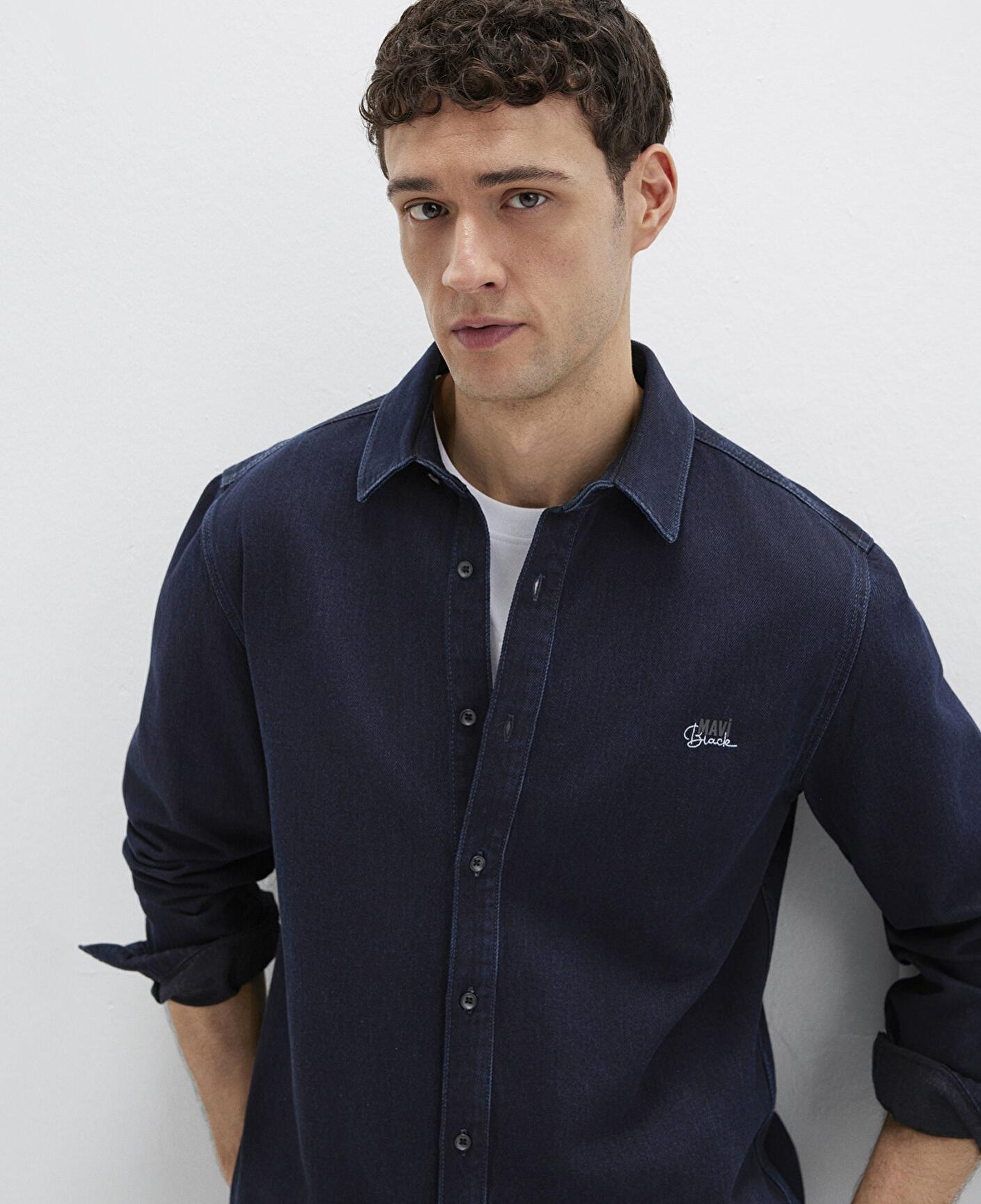 Mavi Roy Lux Black Gece Mavisi Jean Gömlek Slim Fit / Dar Kesim 0210496-85224