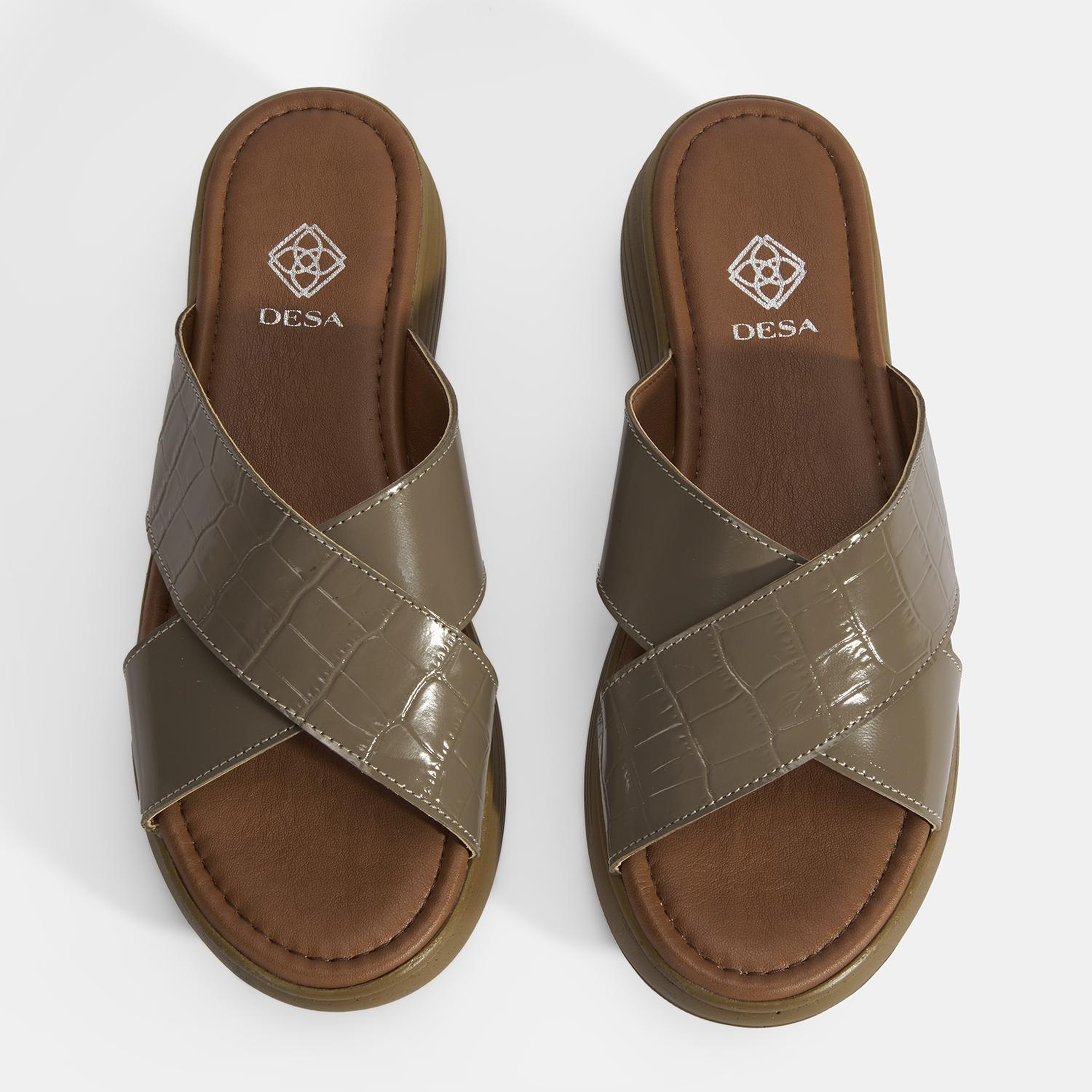 Kadın Vizon Dolgu Topuklu Deri Terlik