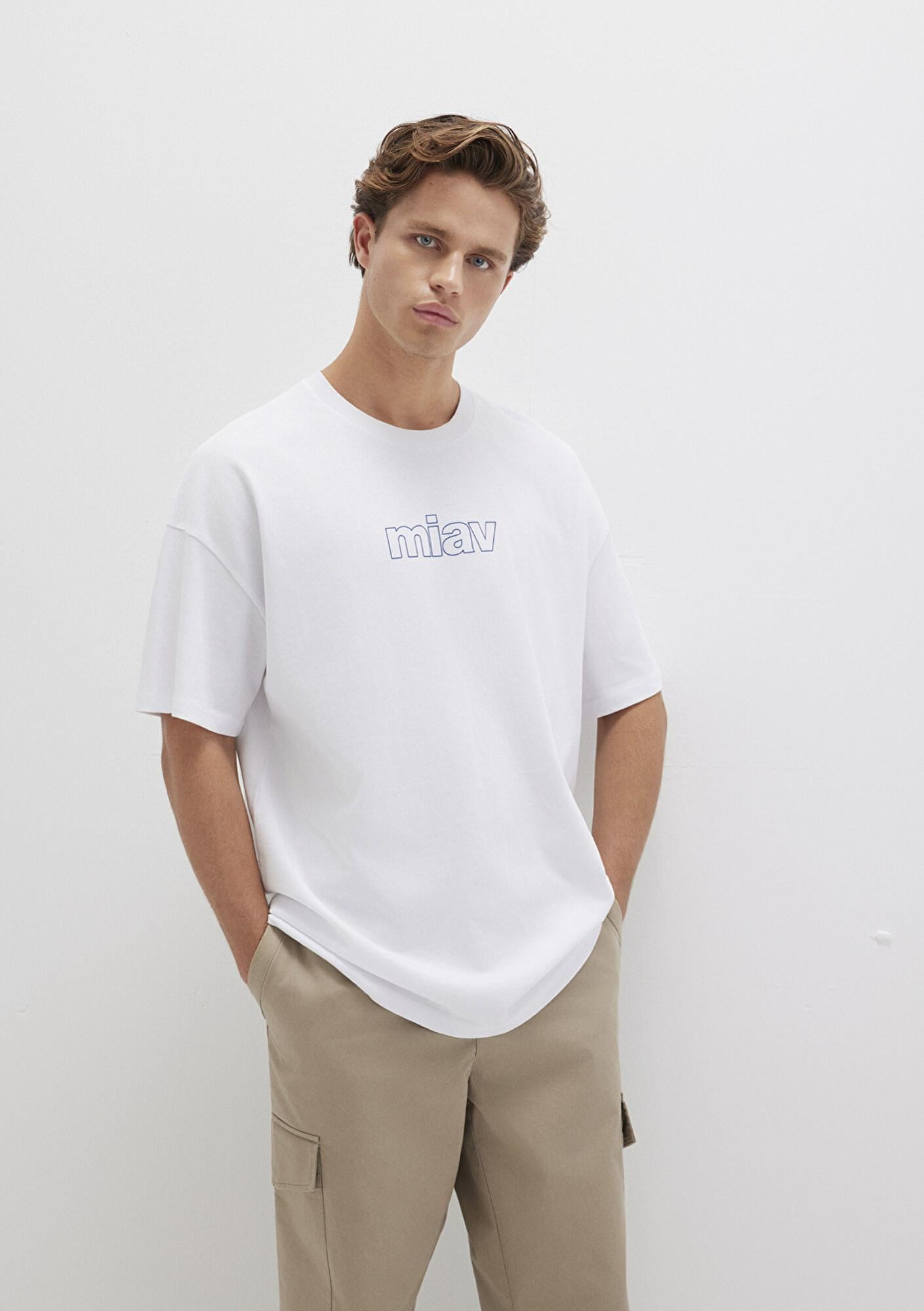 Mavi Miav Baskılı Oversize Beyaz Tişört Oversize / Geniş Kesim 0611704-620