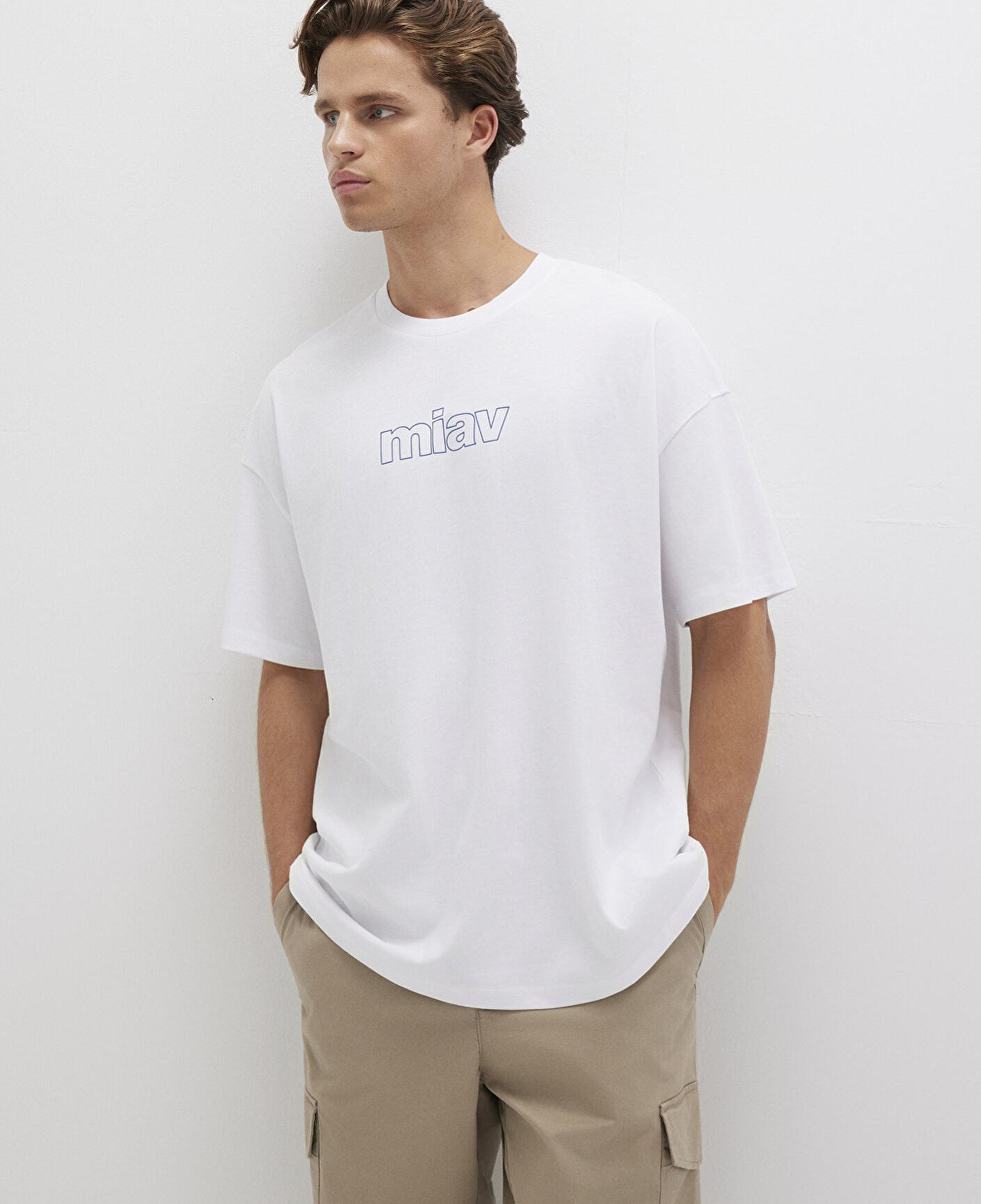 Mavi Miav Baskılı Oversize Beyaz Tişört Oversize / Geniş Kesim 0611704-620