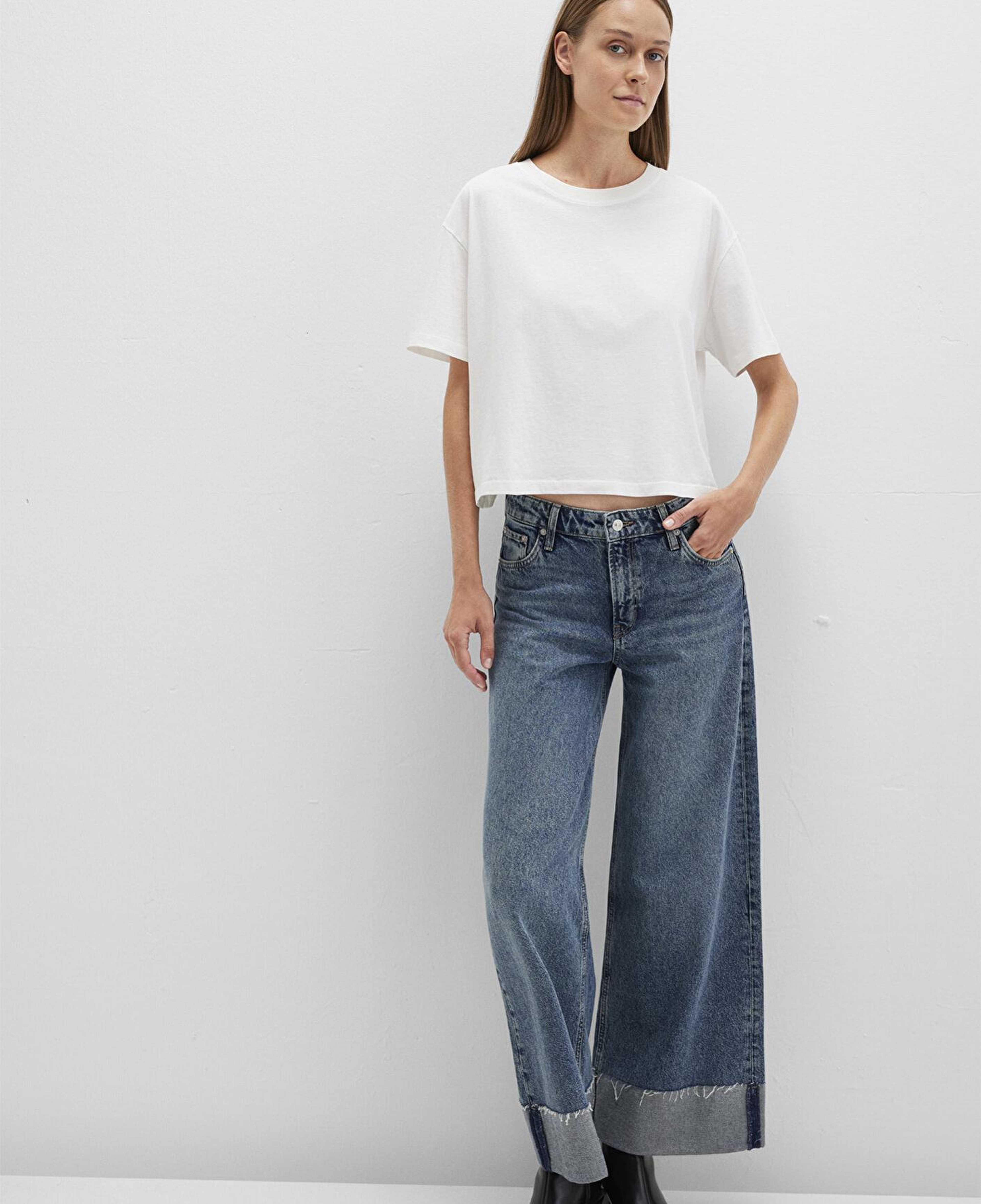 Mavi Bisiklet Yaka Beyaz Basic Tişört Boxy Fit 1611651-80194