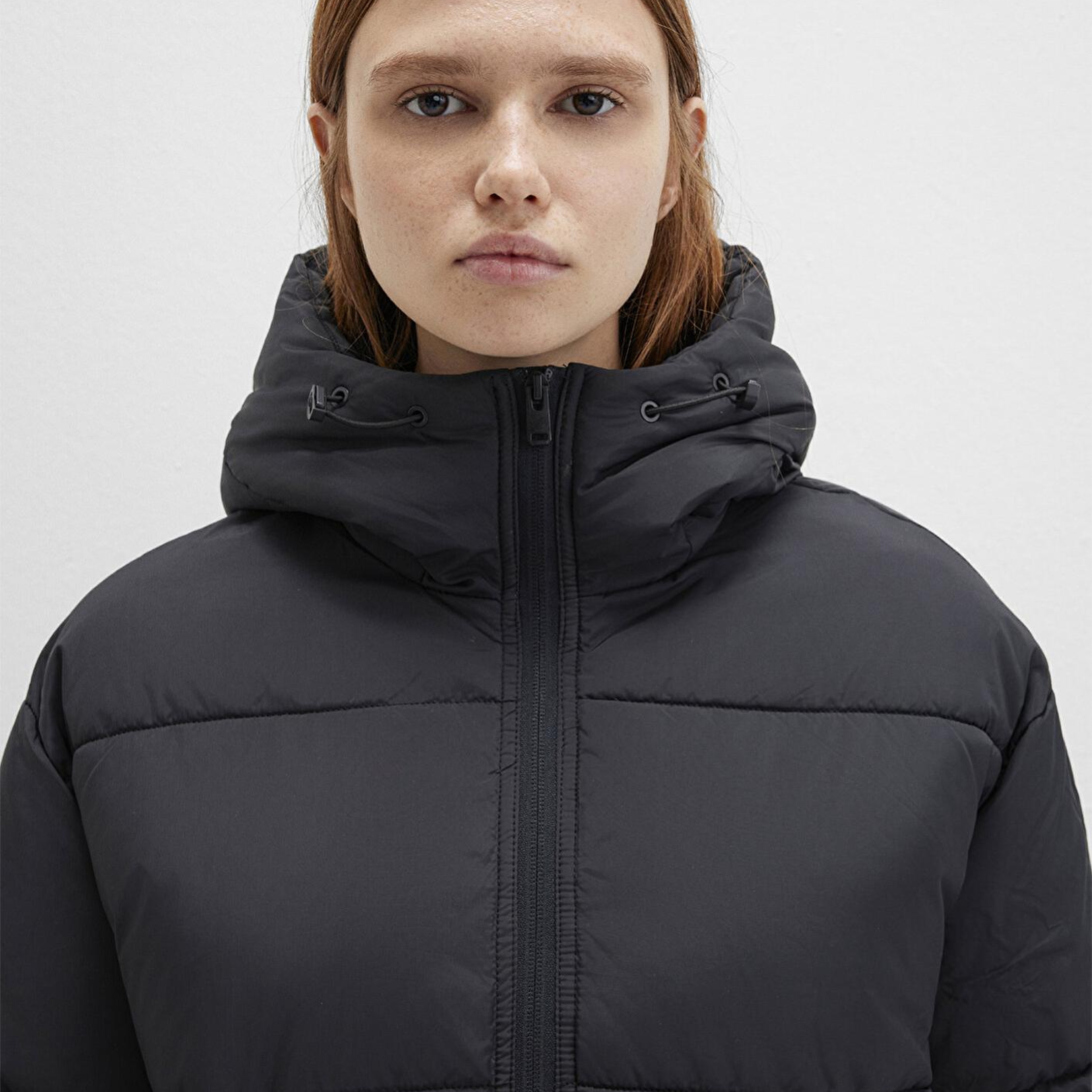 Mavi Su İtici Kapüşonlu Siyah Şişme Mont 1110199-900