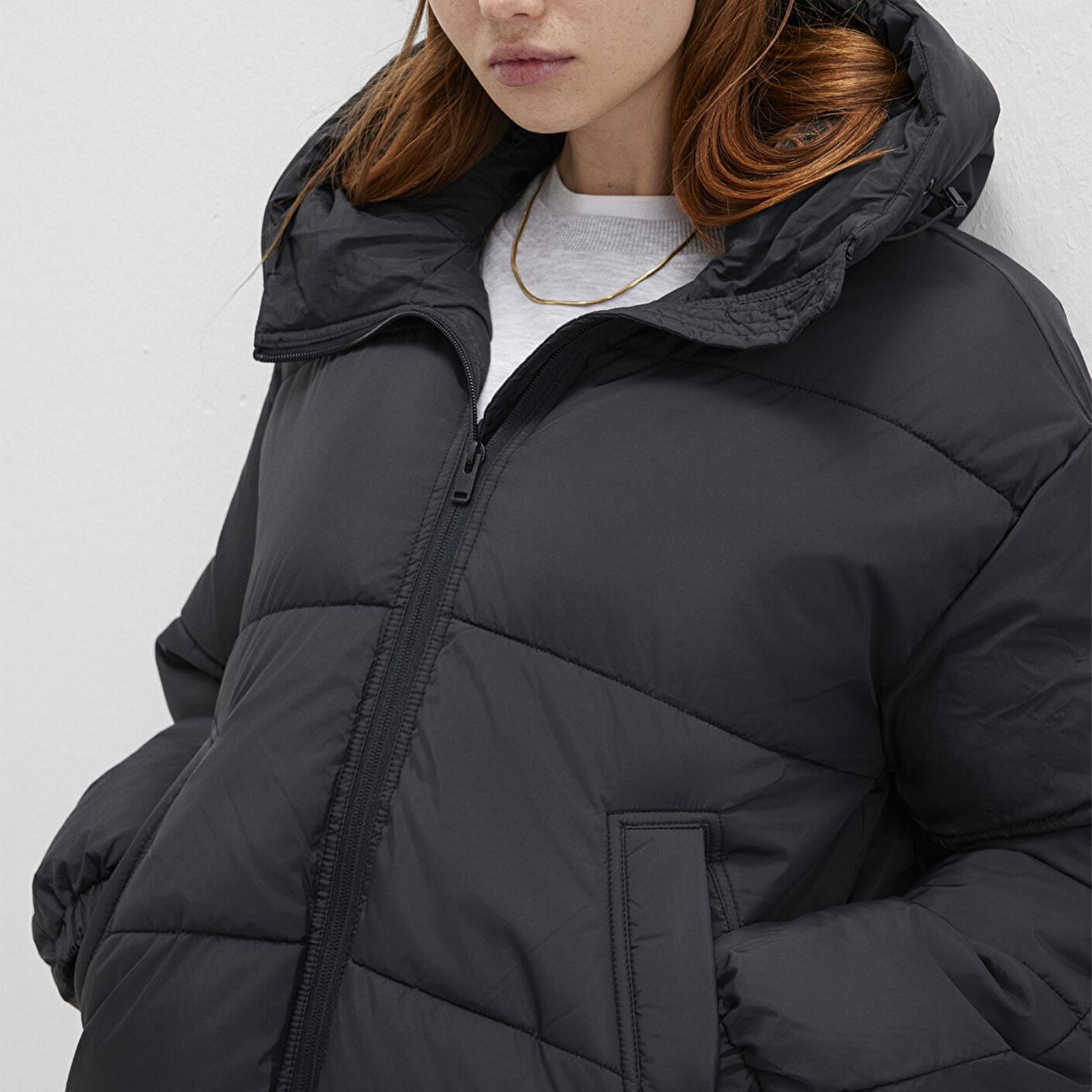 Mavi Su İtici Kapüşonlu Siyah Şişme Mont 1110199-900