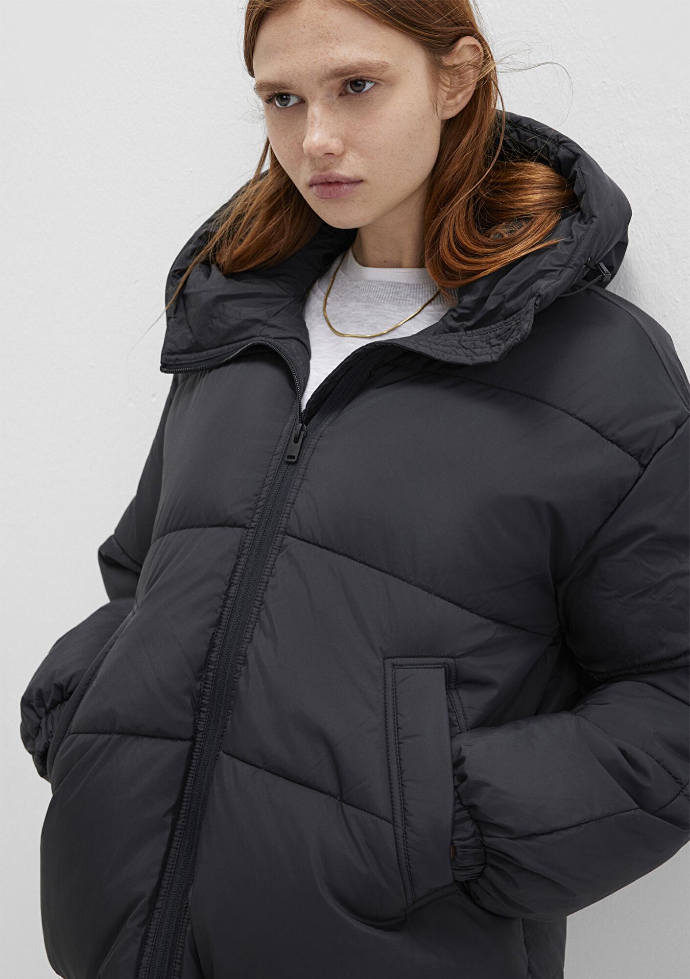 Mavi Su İtici Kapüşonlu Siyah Şişme Mont 1110199-900