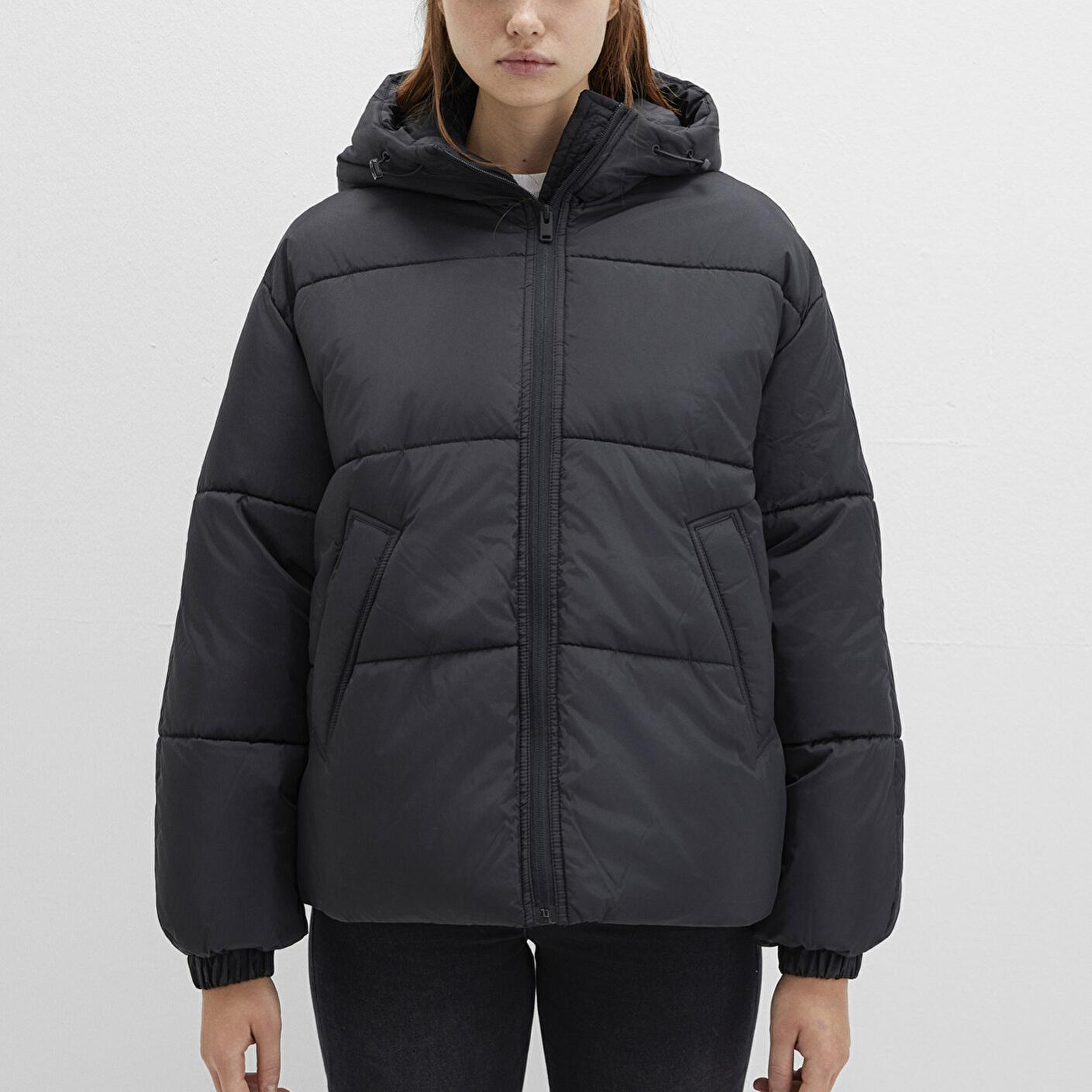 Mavi Su İtici Kapüşonlu Siyah Şişme Mont 1110199-900