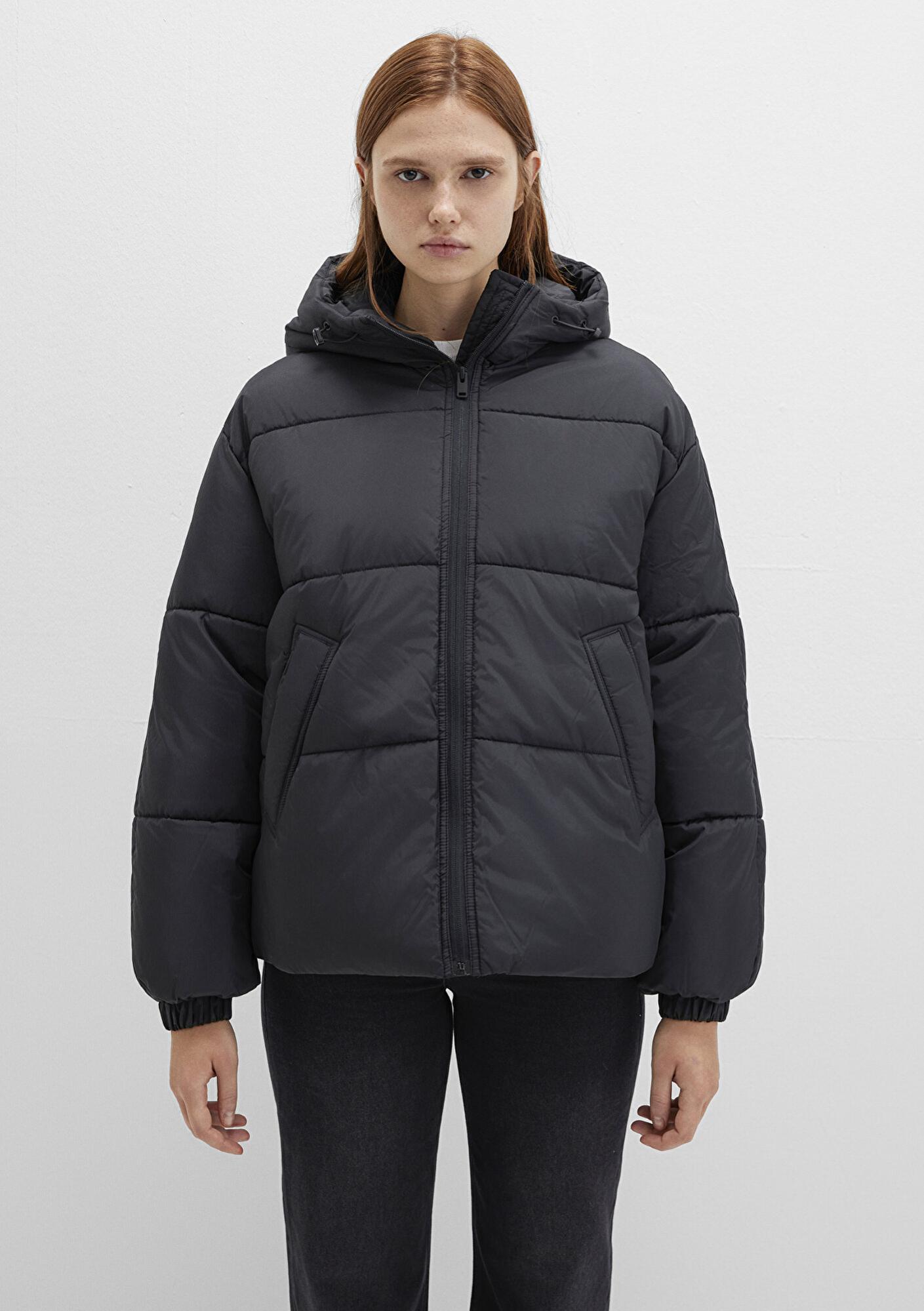 Mavi Su İtici Kapüşonlu Siyah Şişme Mont 1110199-900