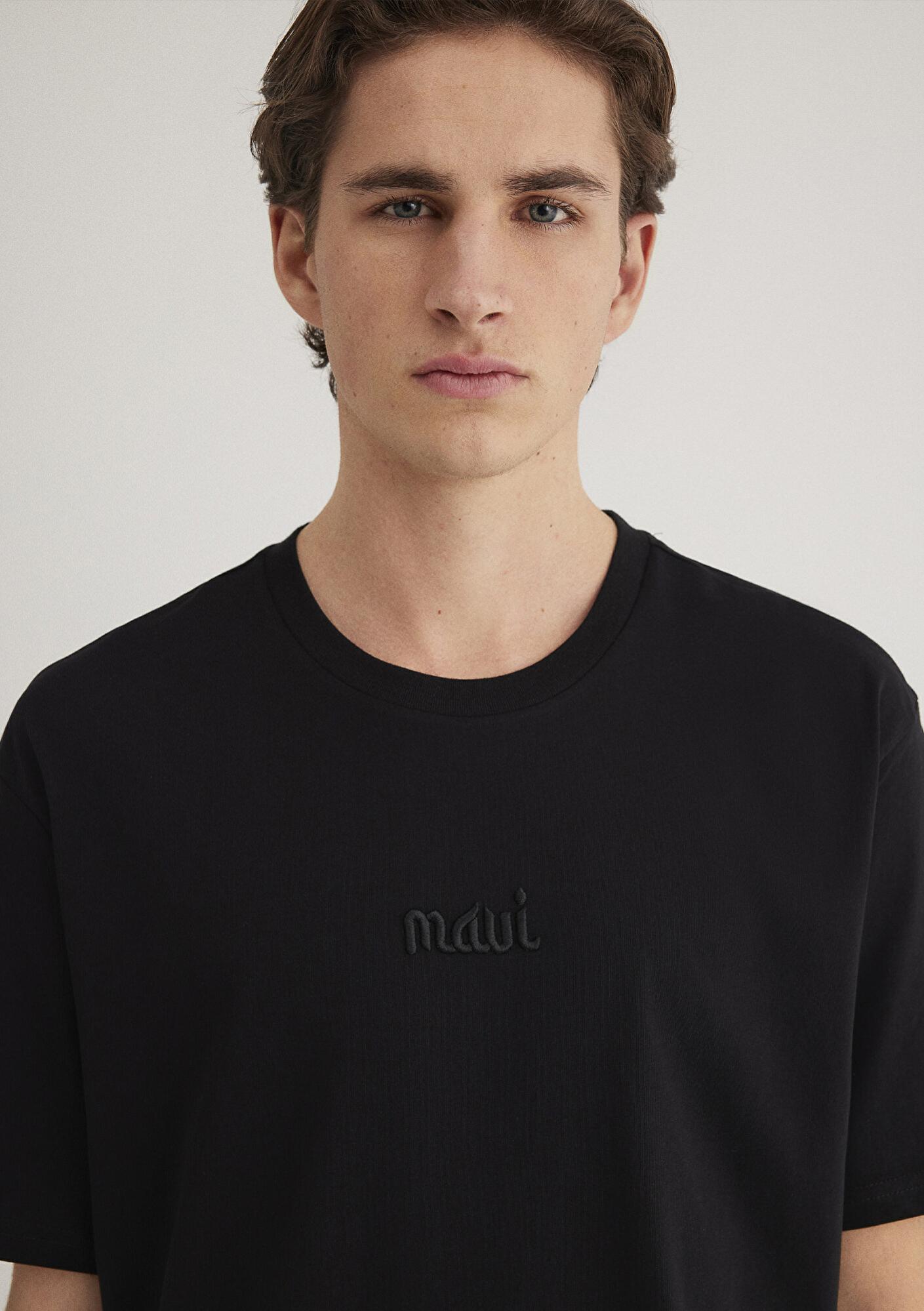 Mavi Mavi Nakışlı Siyah Basic Tişört Loose Fit / Bol Rahat Kesim 0610100-900