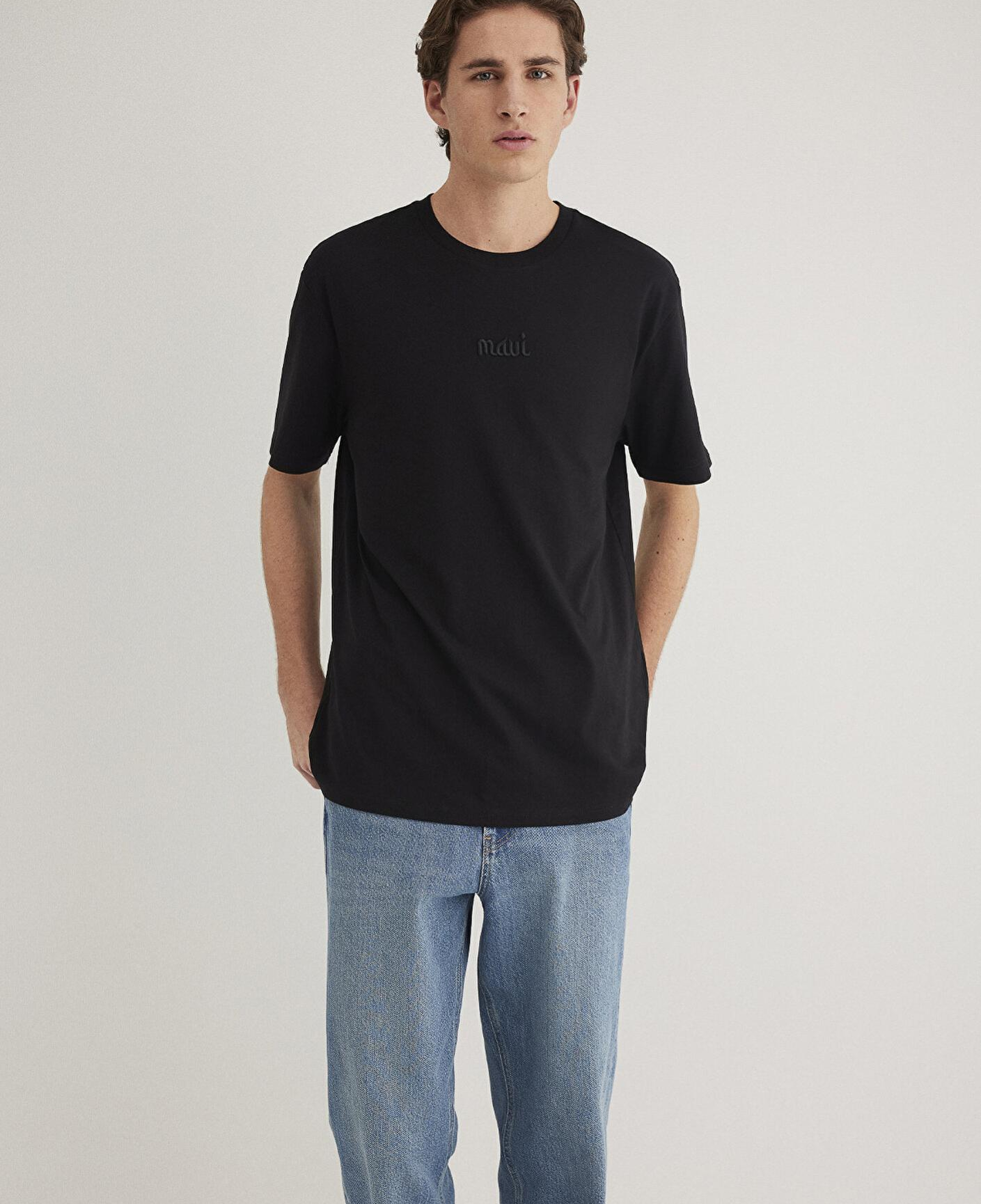 Mavi Mavi Nakışlı Siyah Basic Tişört Loose Fit / Bol Rahat Kesim 0610100-900