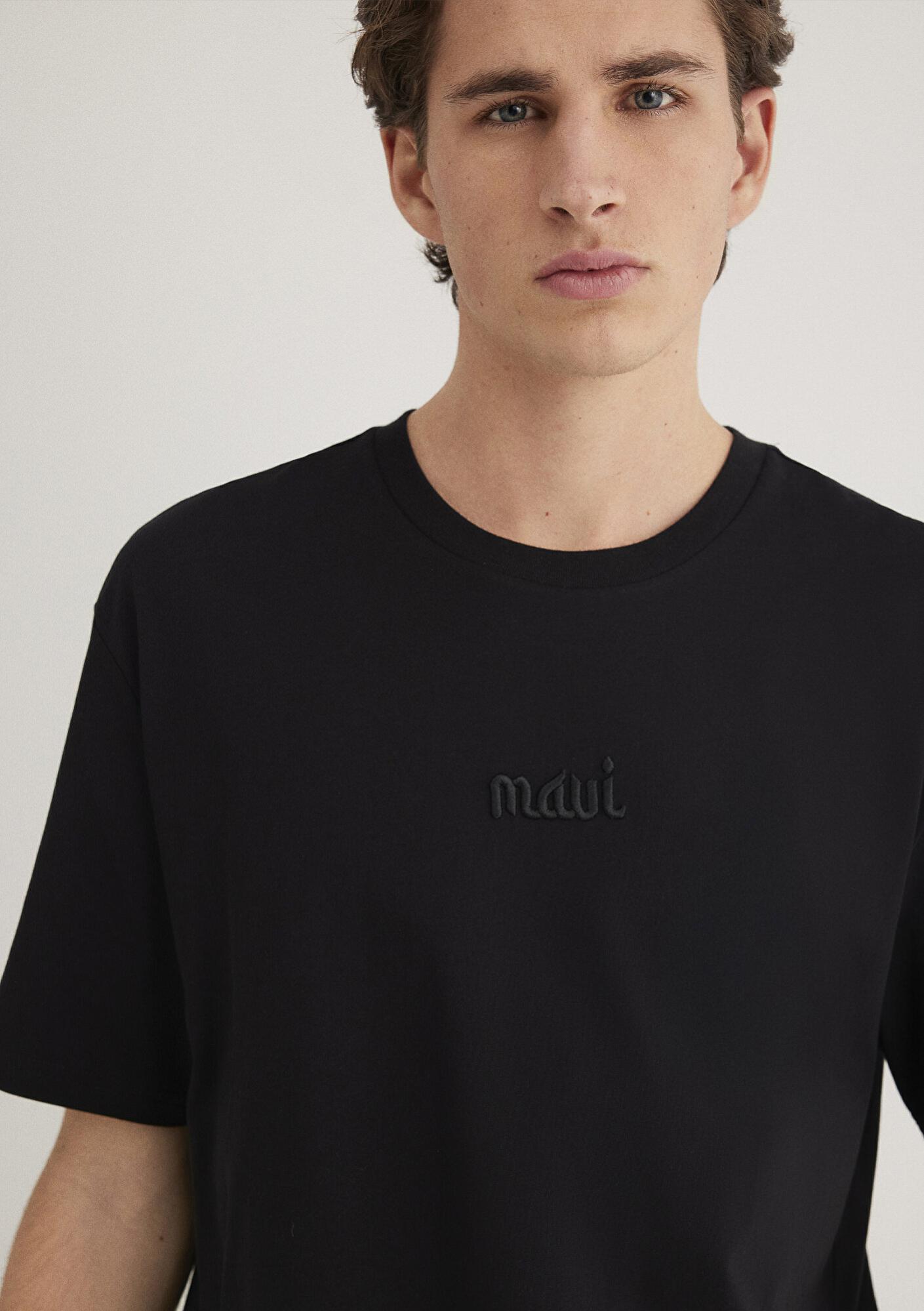 Mavi Mavi Nakışlı Siyah Basic Tişört Loose Fit / Bol Rahat Kesim 0610100-900