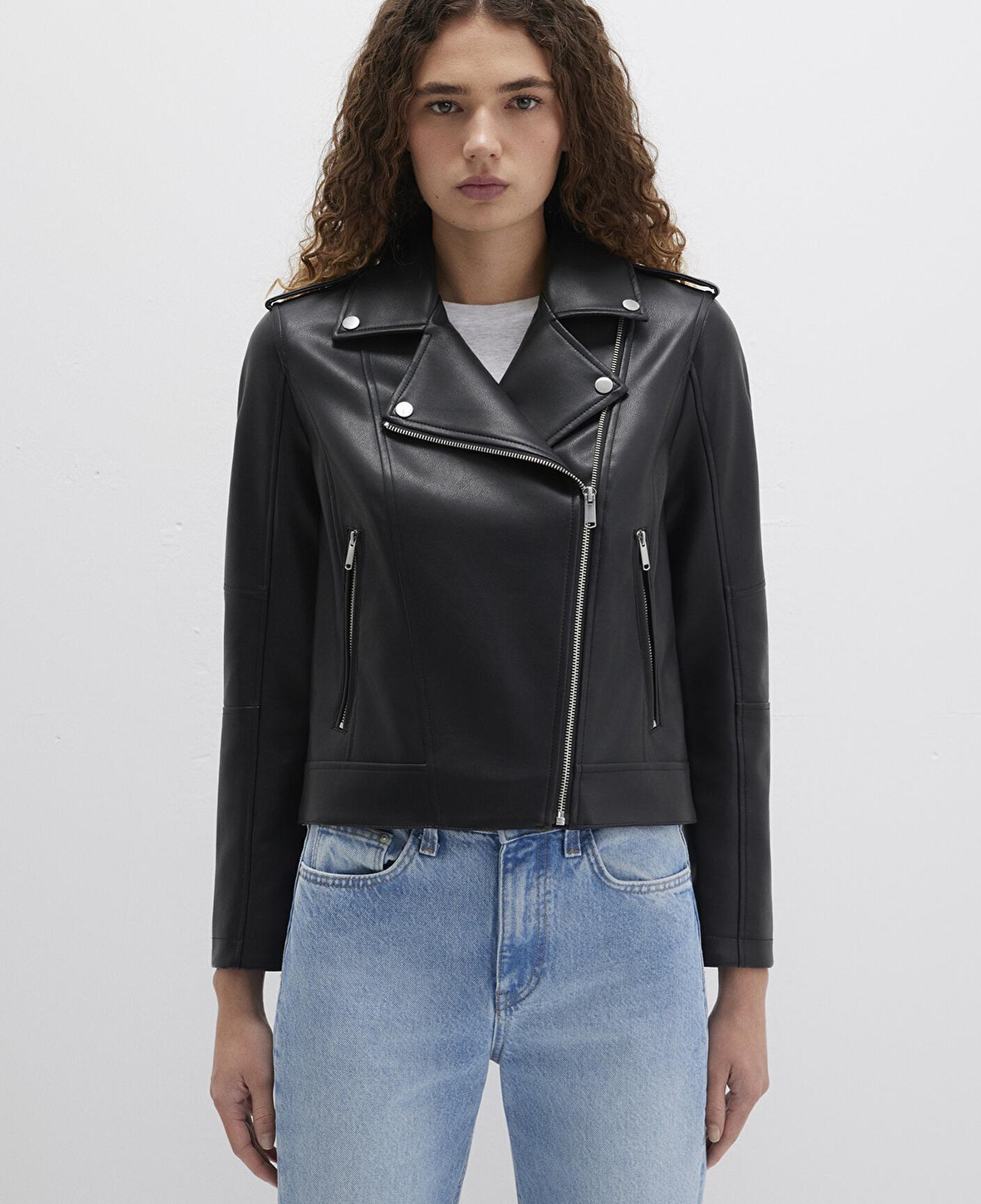 Mavi Biker Yaka Siyah Suni Deri Ceket Fitted / Vücuda Oturan Kesim 1110221-900