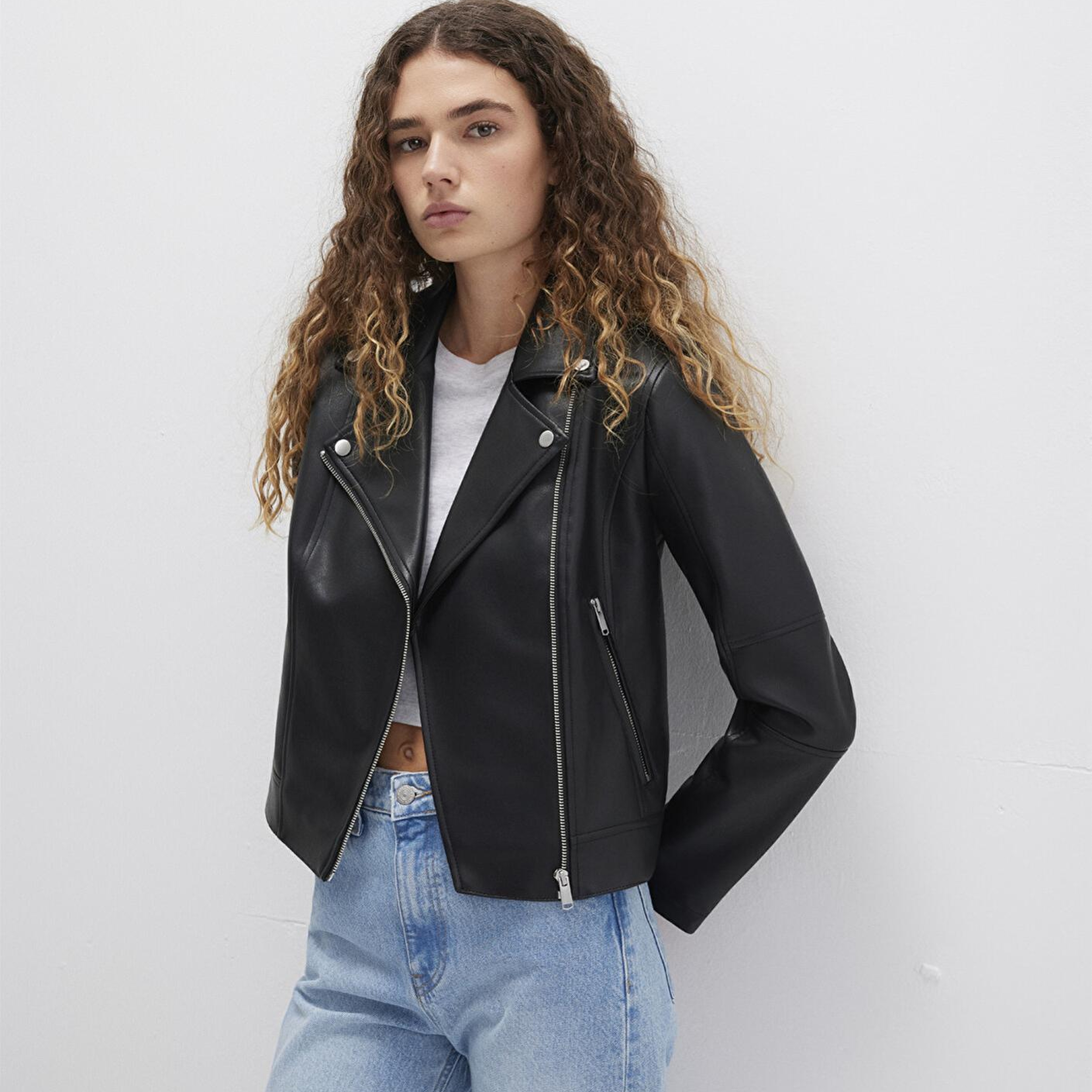 Mavi Biker Yaka Siyah Suni Deri Ceket Fitted / Vücuda Oturan Kesim 1110221-900