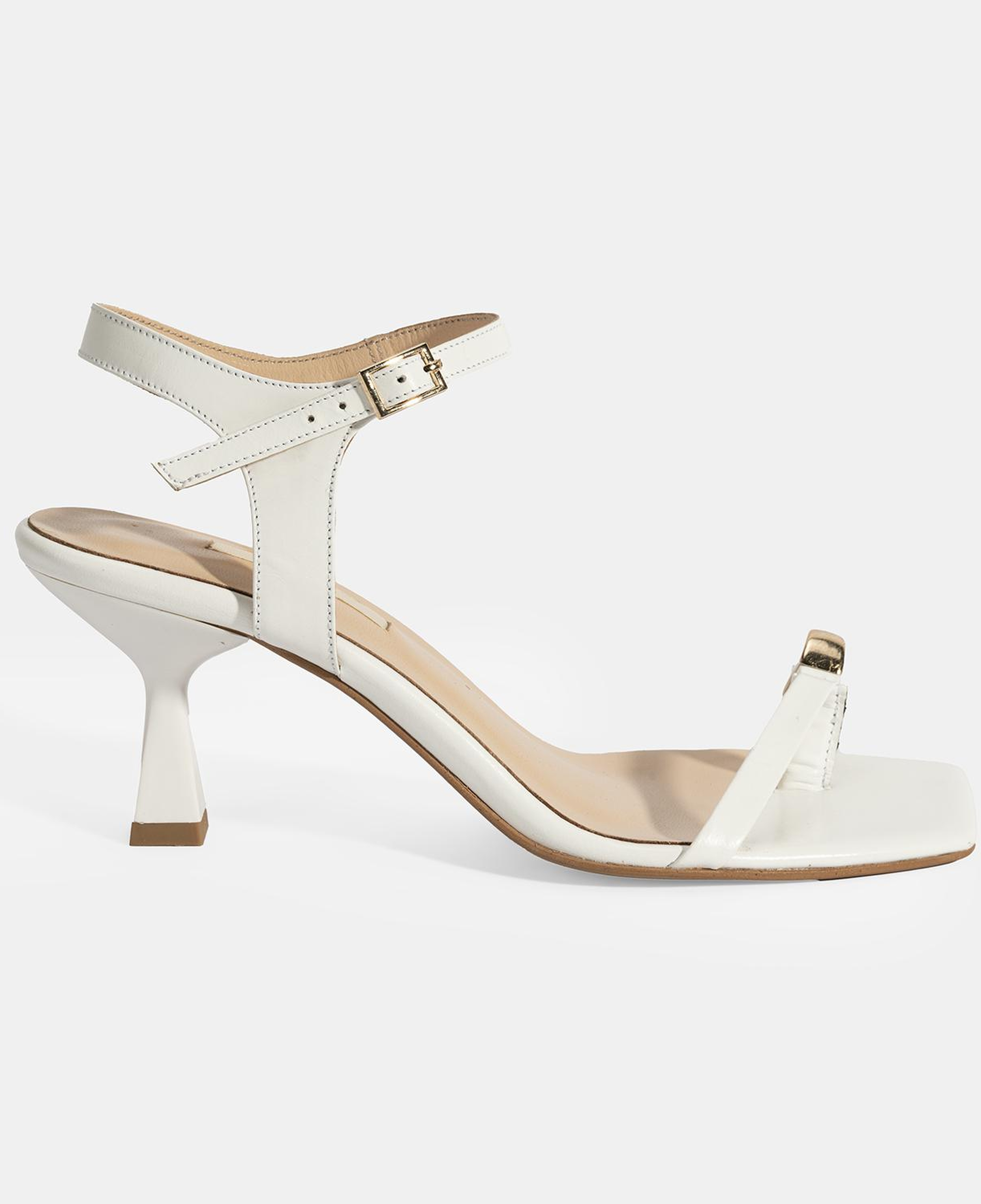 Kadın Beyaz Metal Aksesuarlı Parmak Arası Topuklu Ayakkabı