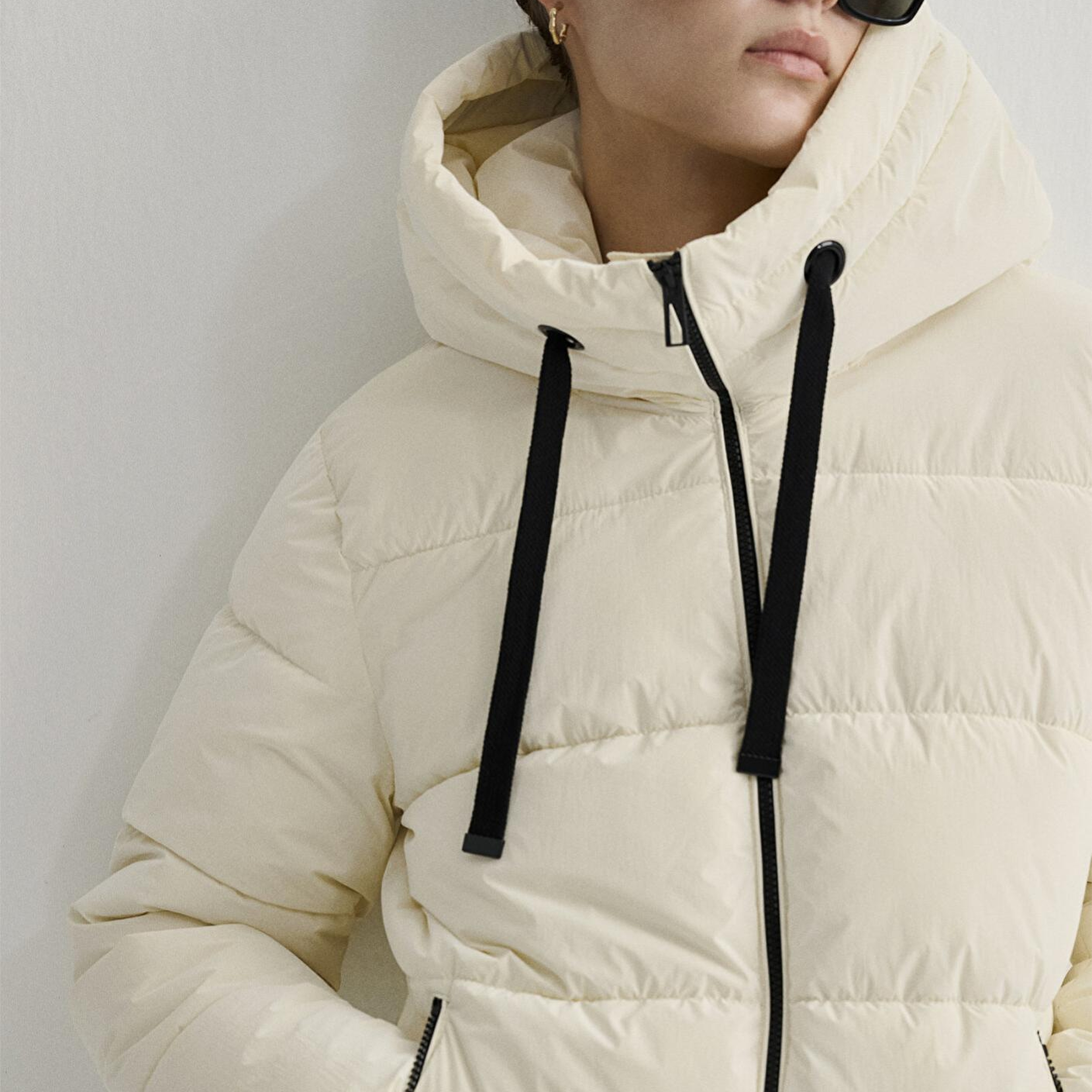 Mavi Kapüşonlu Ekru Şişme Mont 1110043-83043