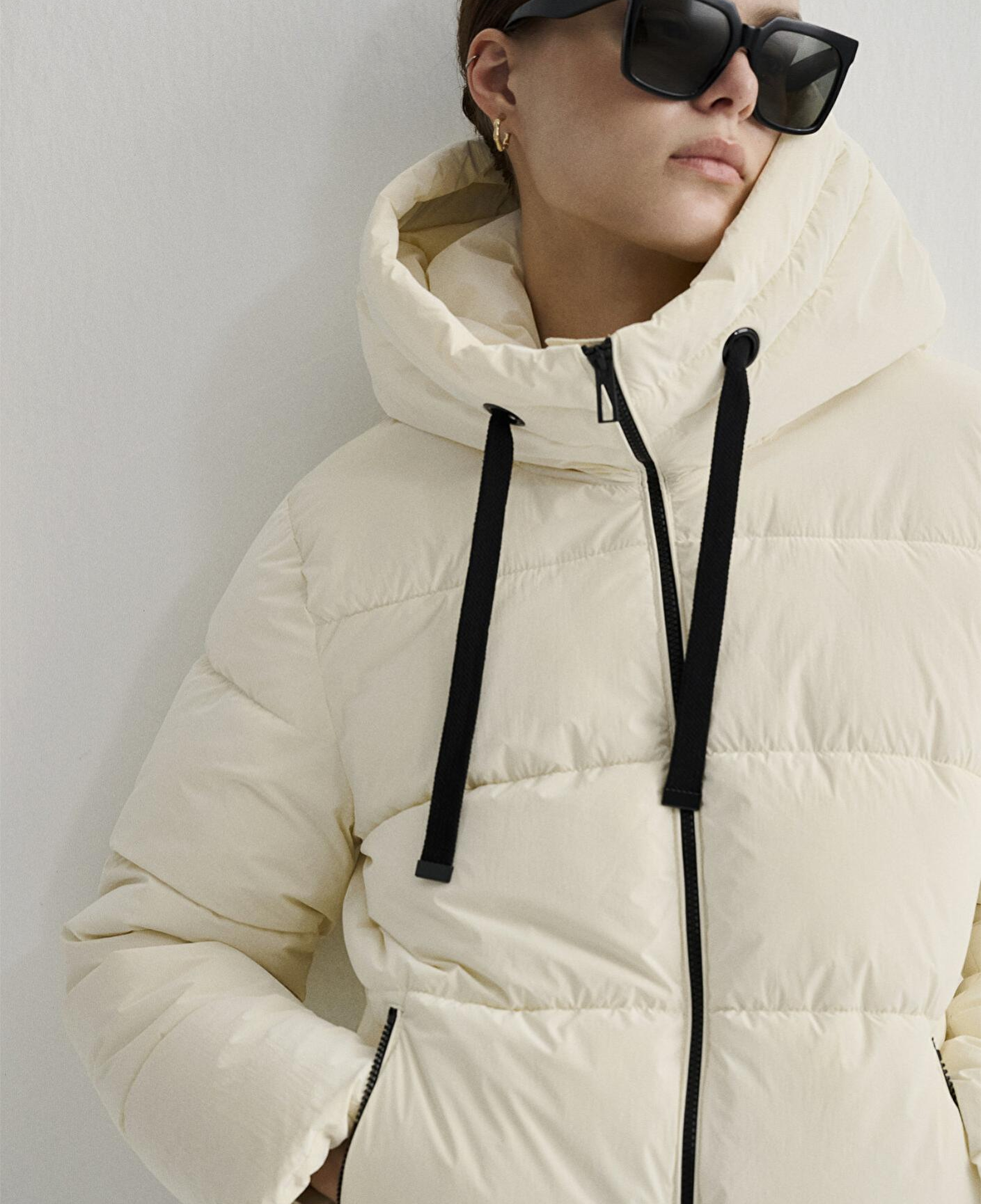 Mavi Kapüşonlu Ekru Şişme Mont 1110043-83043